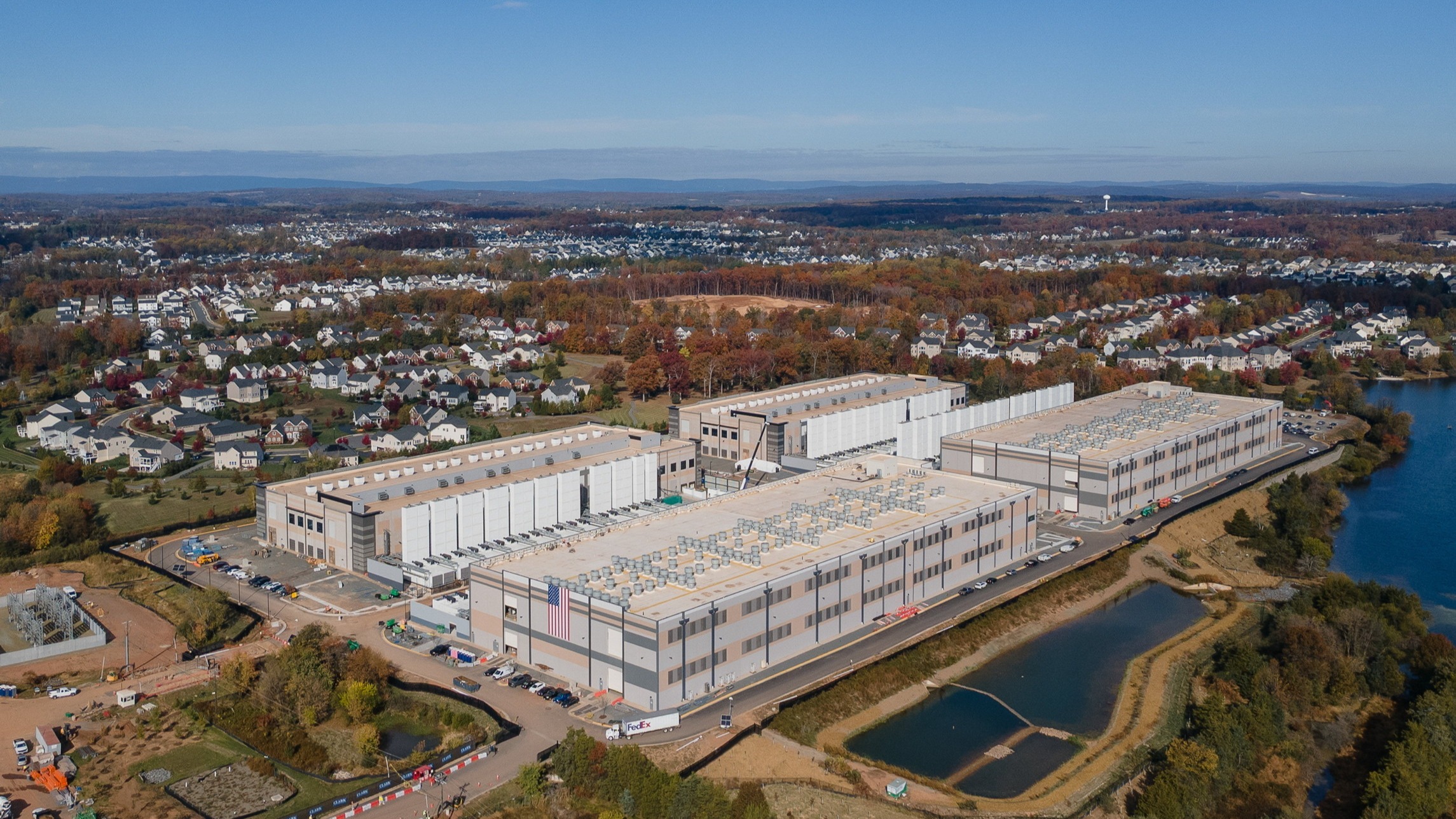 d1e00ek4ebabms.cloudfront.net image