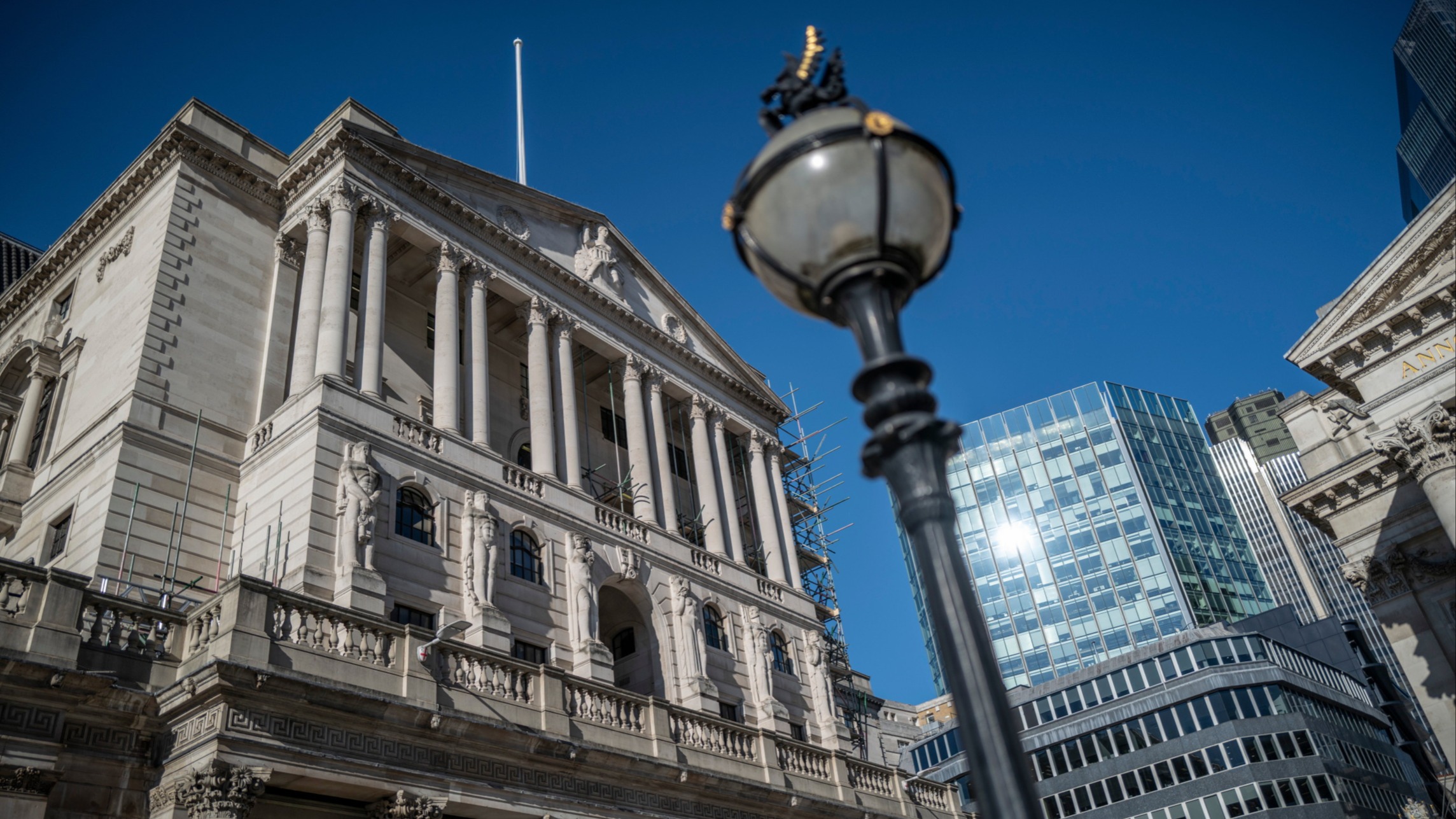 d1e00ek4ebabms.cloudfront.net image