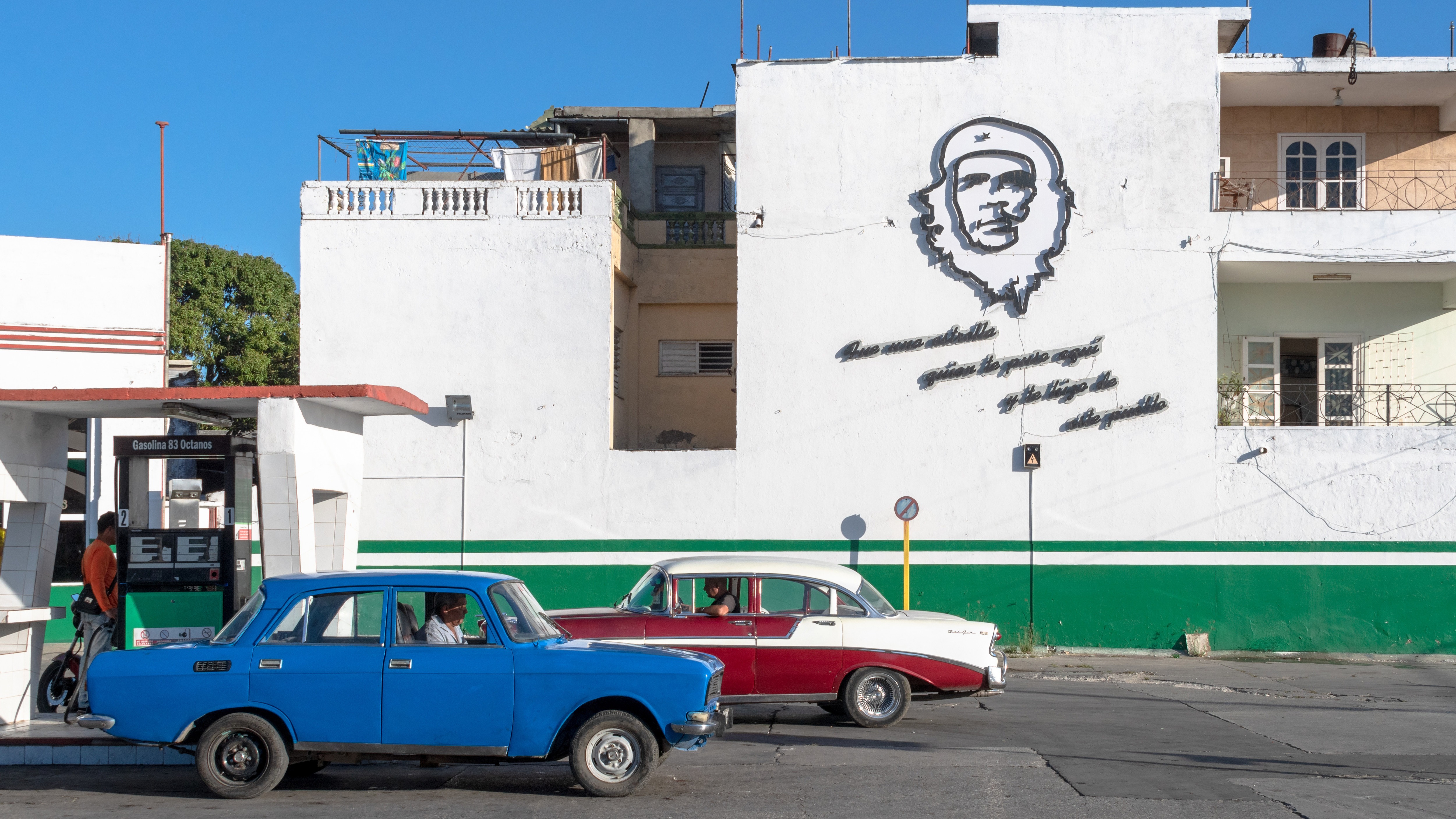 d1e00ek4ebabms.cloudfront.net image