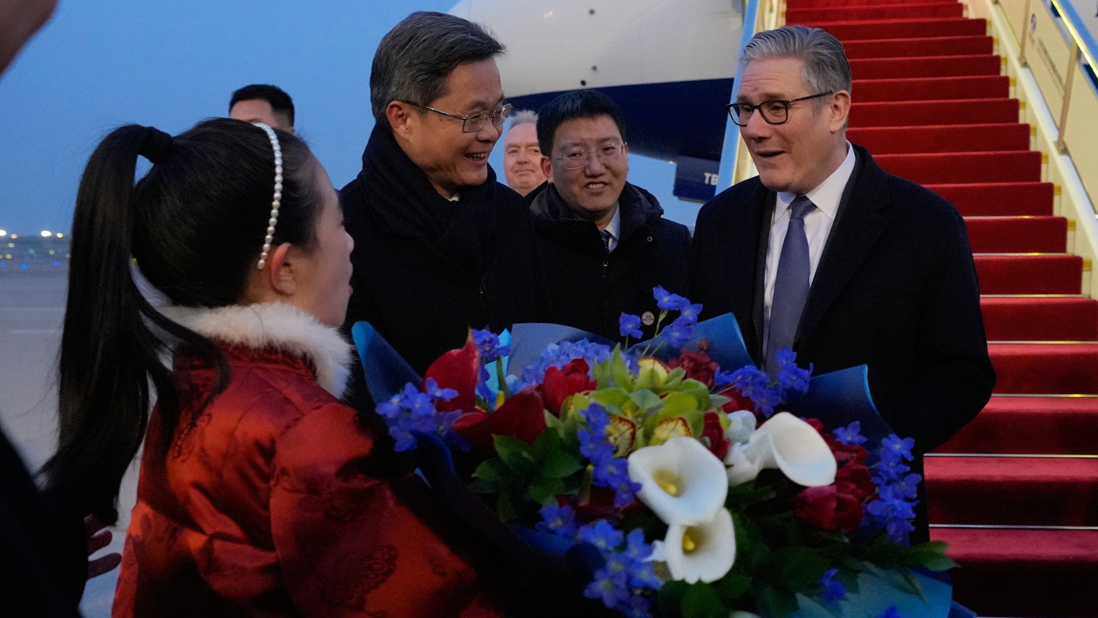 d1e00ek4ebabms.cloudfront.net image