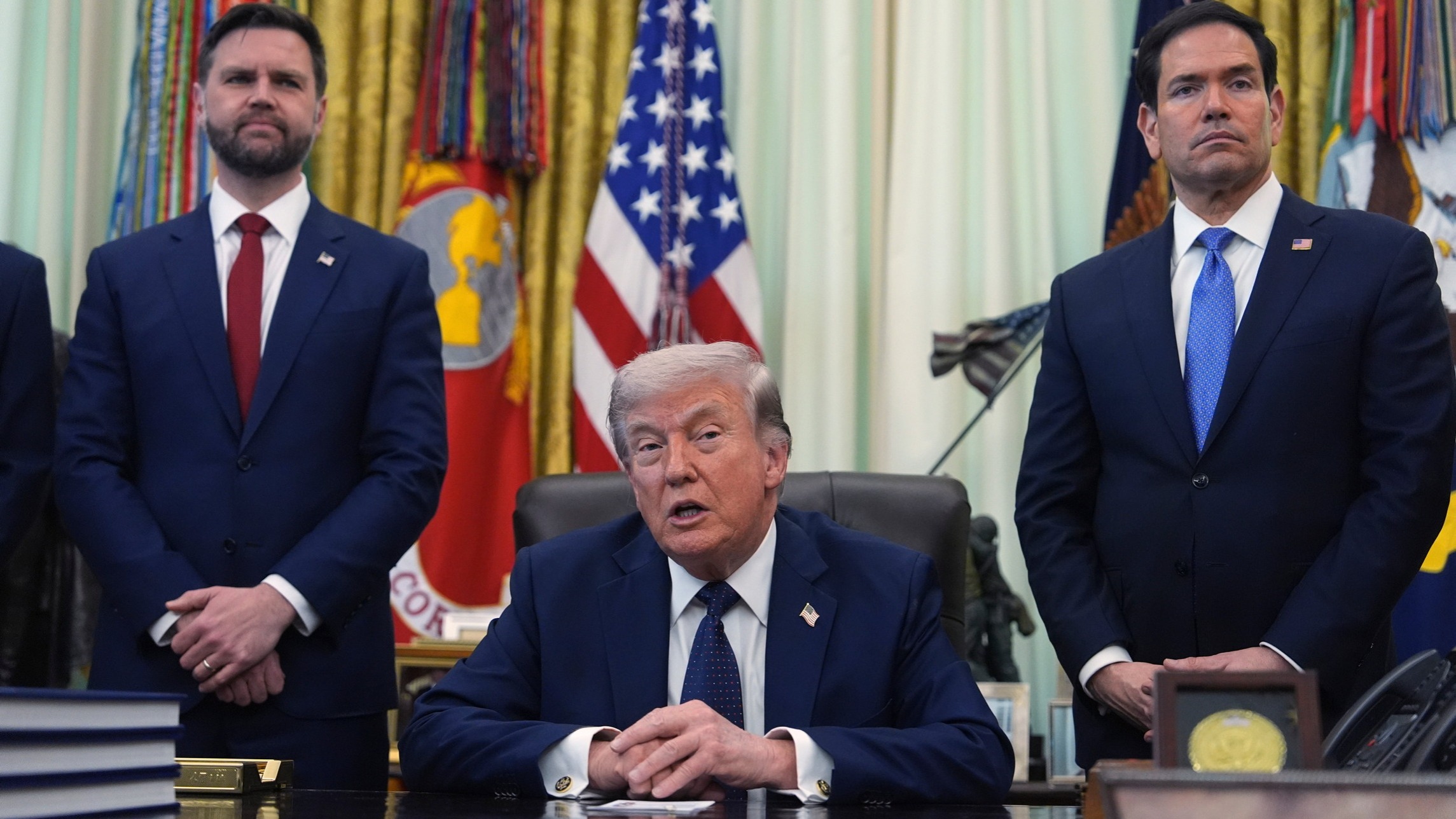 d1e00ek4ebabms.cloudfront.net image