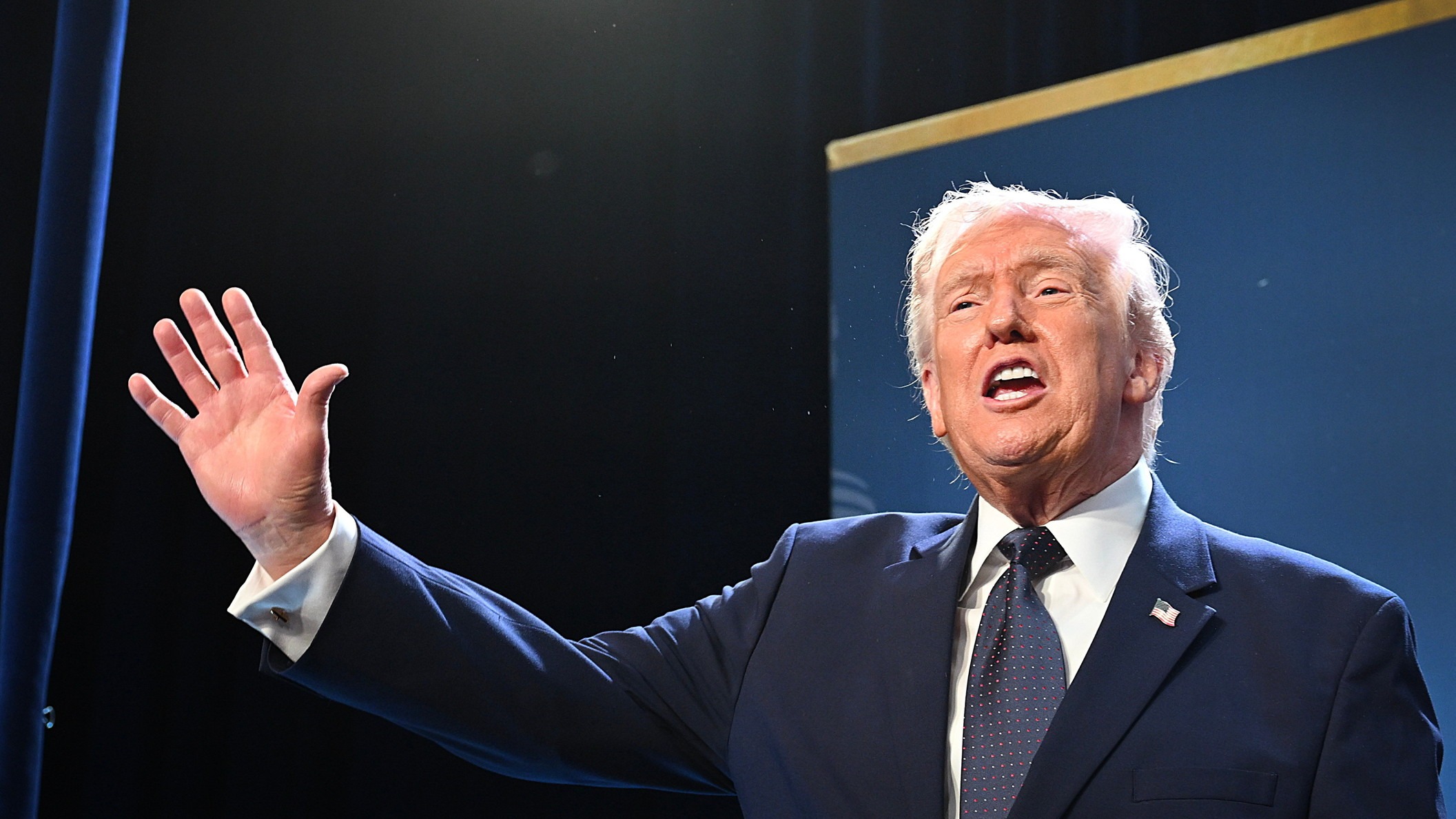 d1e00ek4ebabms.cloudfront.net image