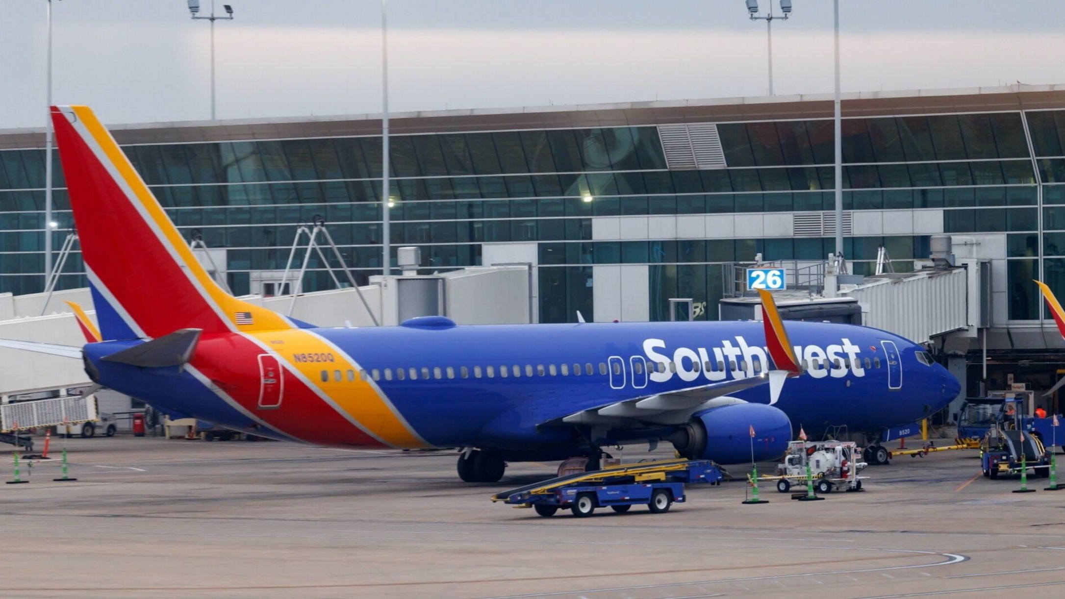 d1e00ek4ebabms.cloudfront.net image