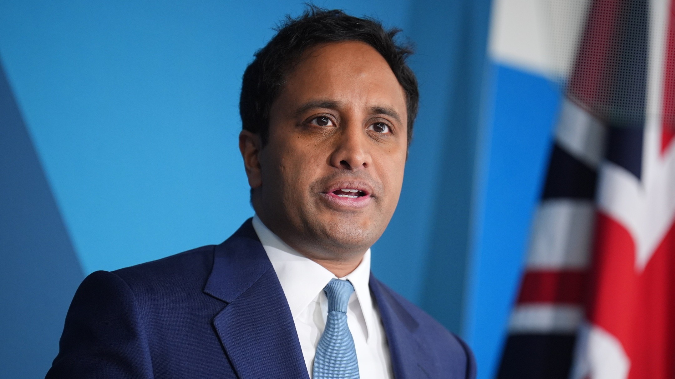 d1e00ek4ebabms.cloudfront.net image