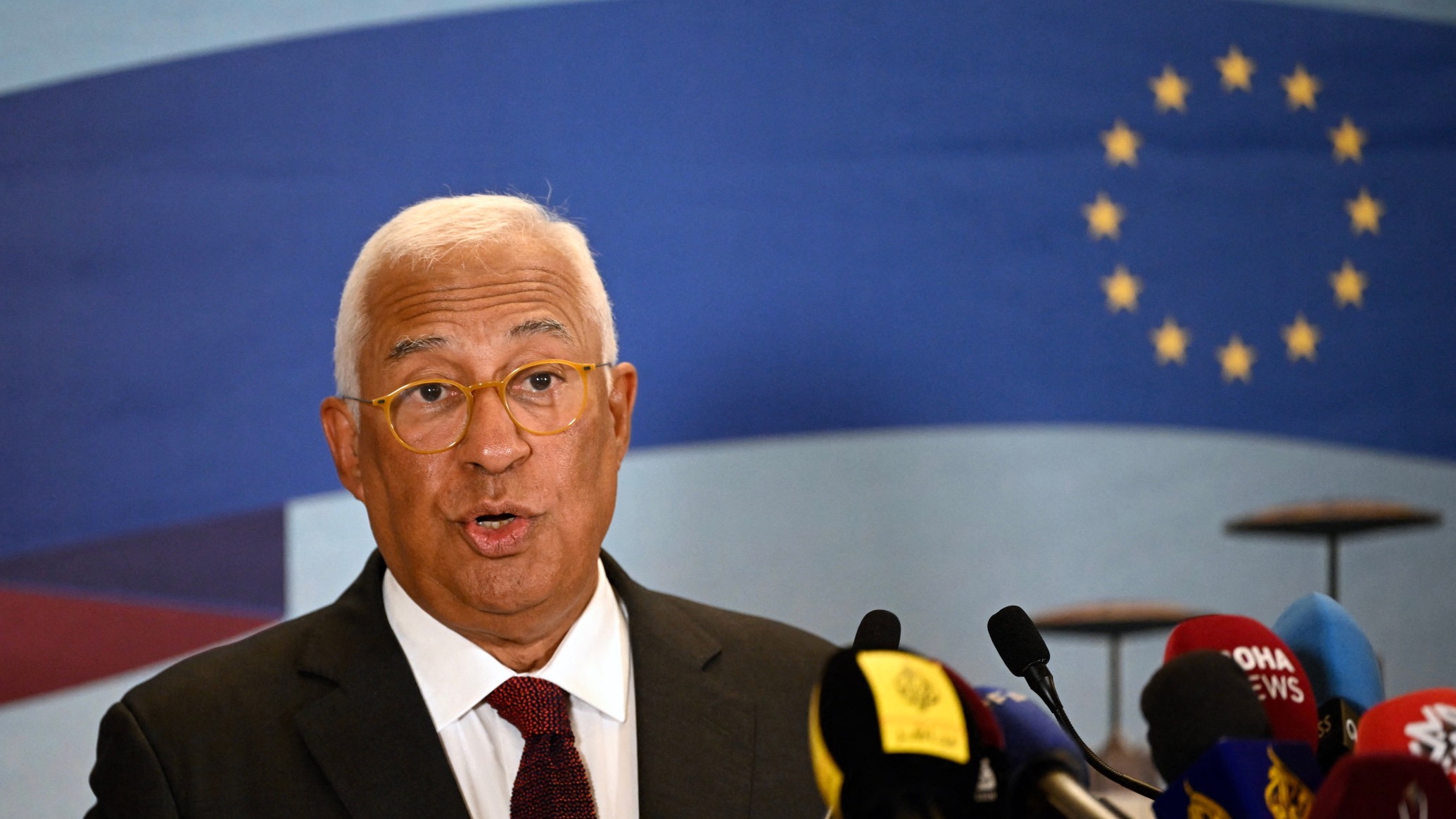 d1e00ek4ebabms.cloudfront.net image