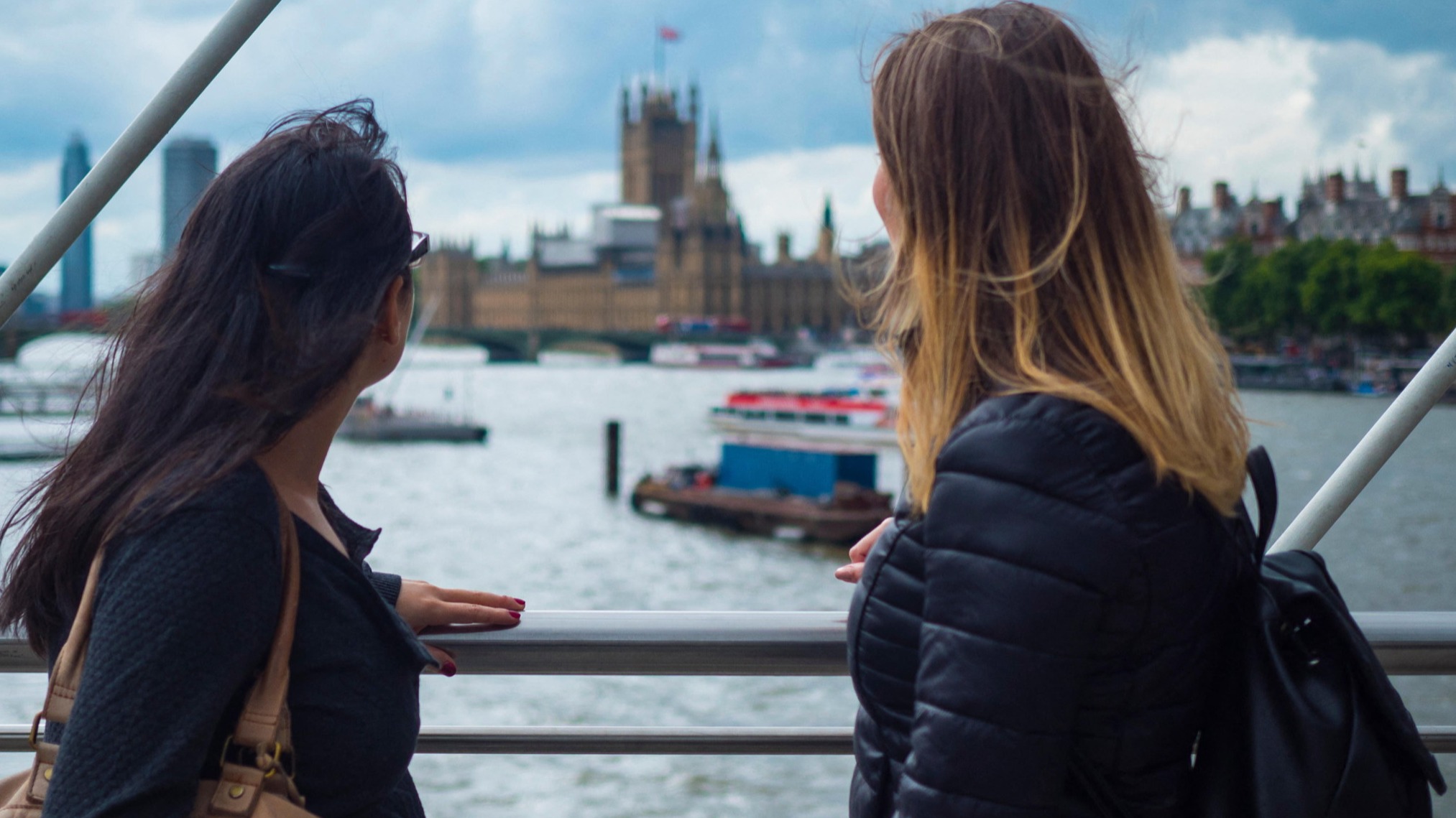 d1e00ek4ebabms.cloudfront.net image