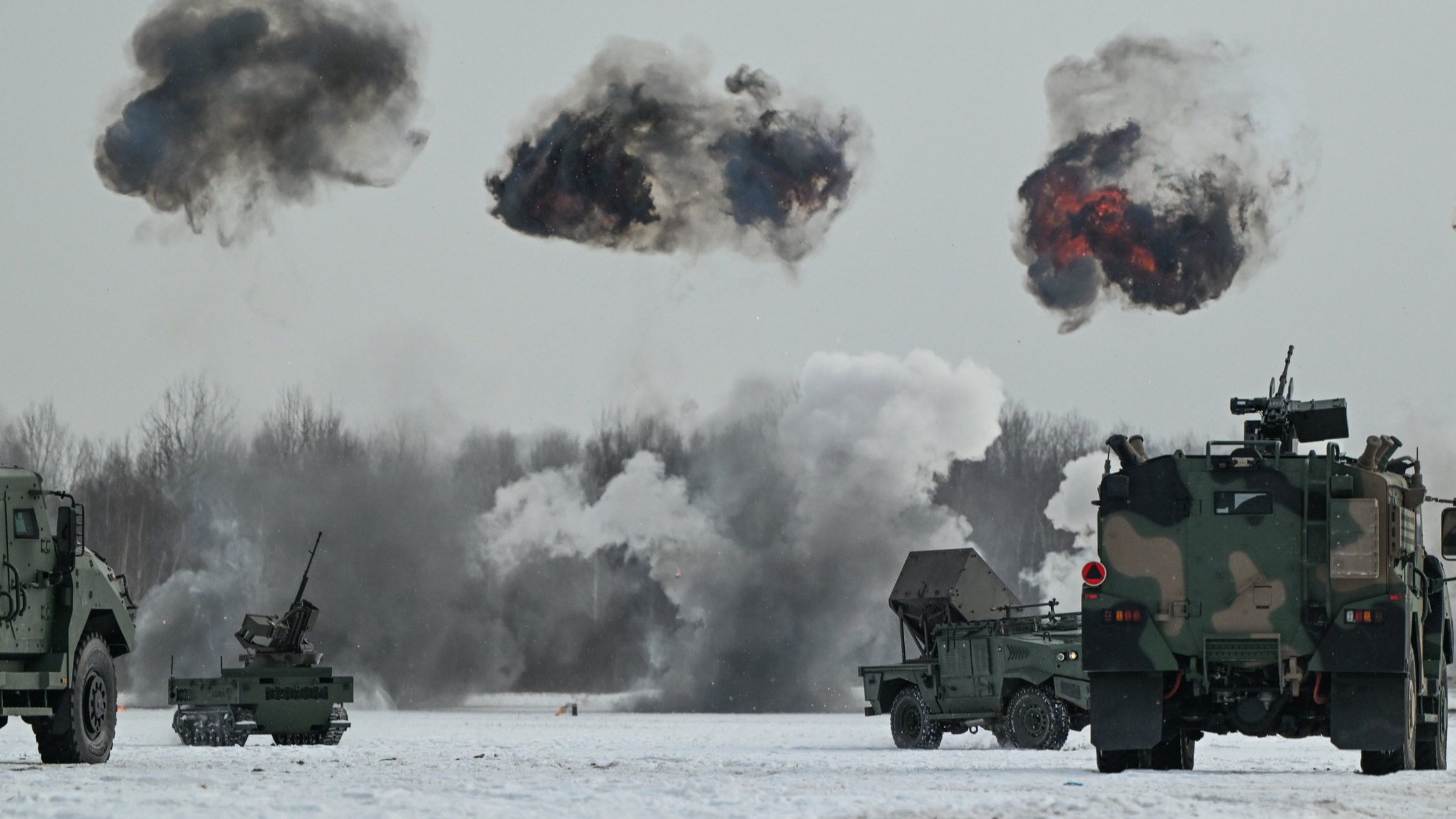 d1e00ek4ebabms.cloudfront.net image