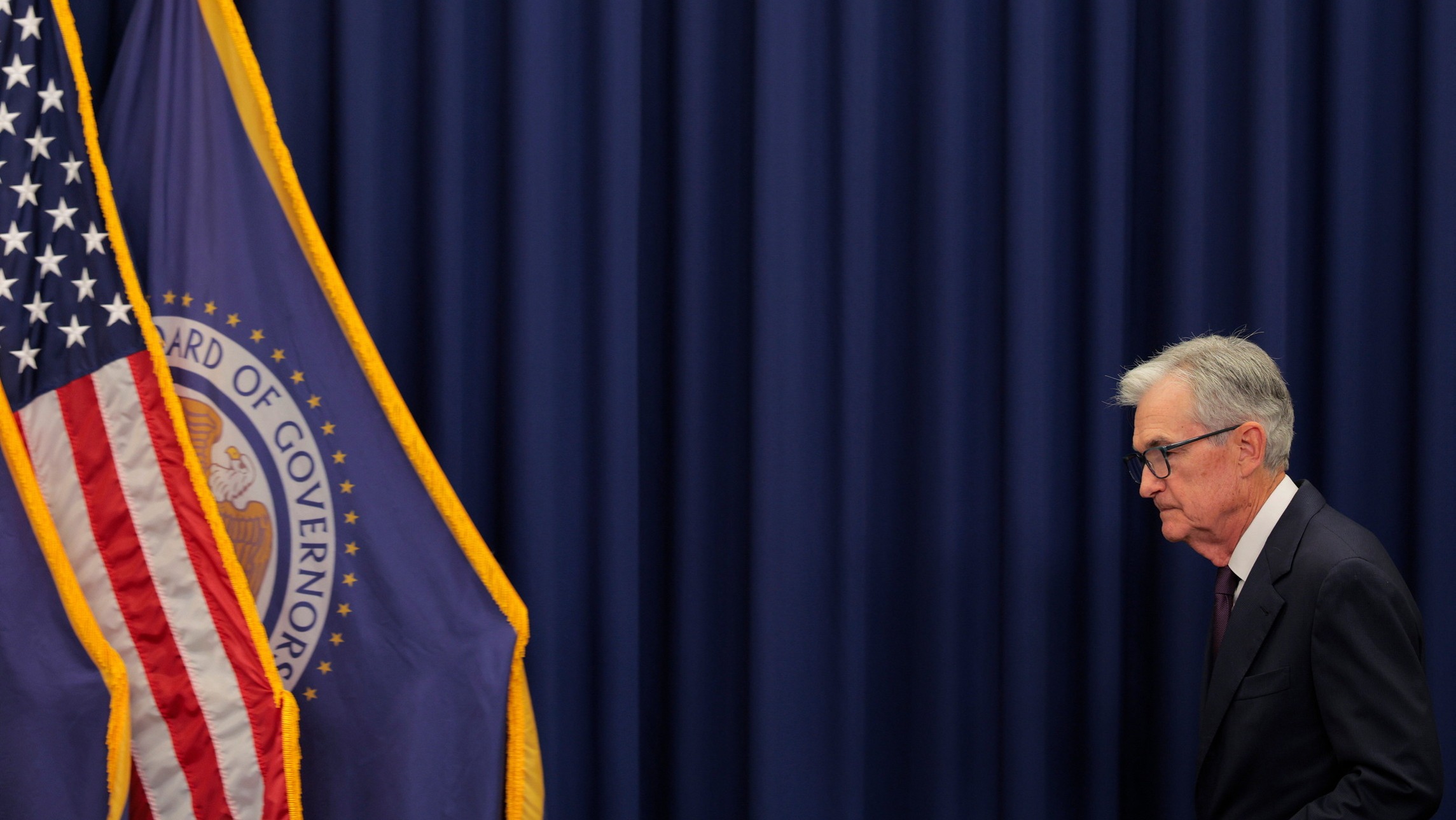 d1e00ek4ebabms.cloudfront.net image