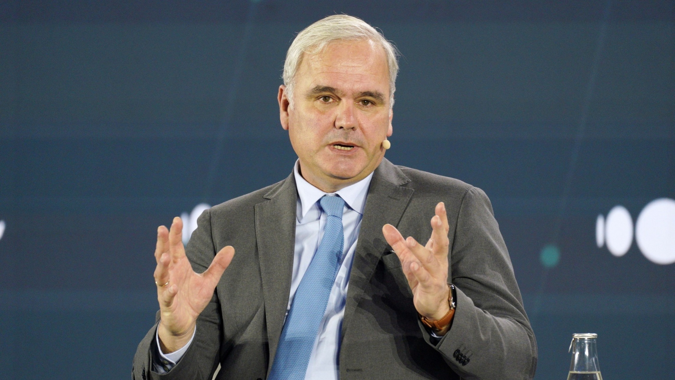 d1e00ek4ebabms.cloudfront.net image