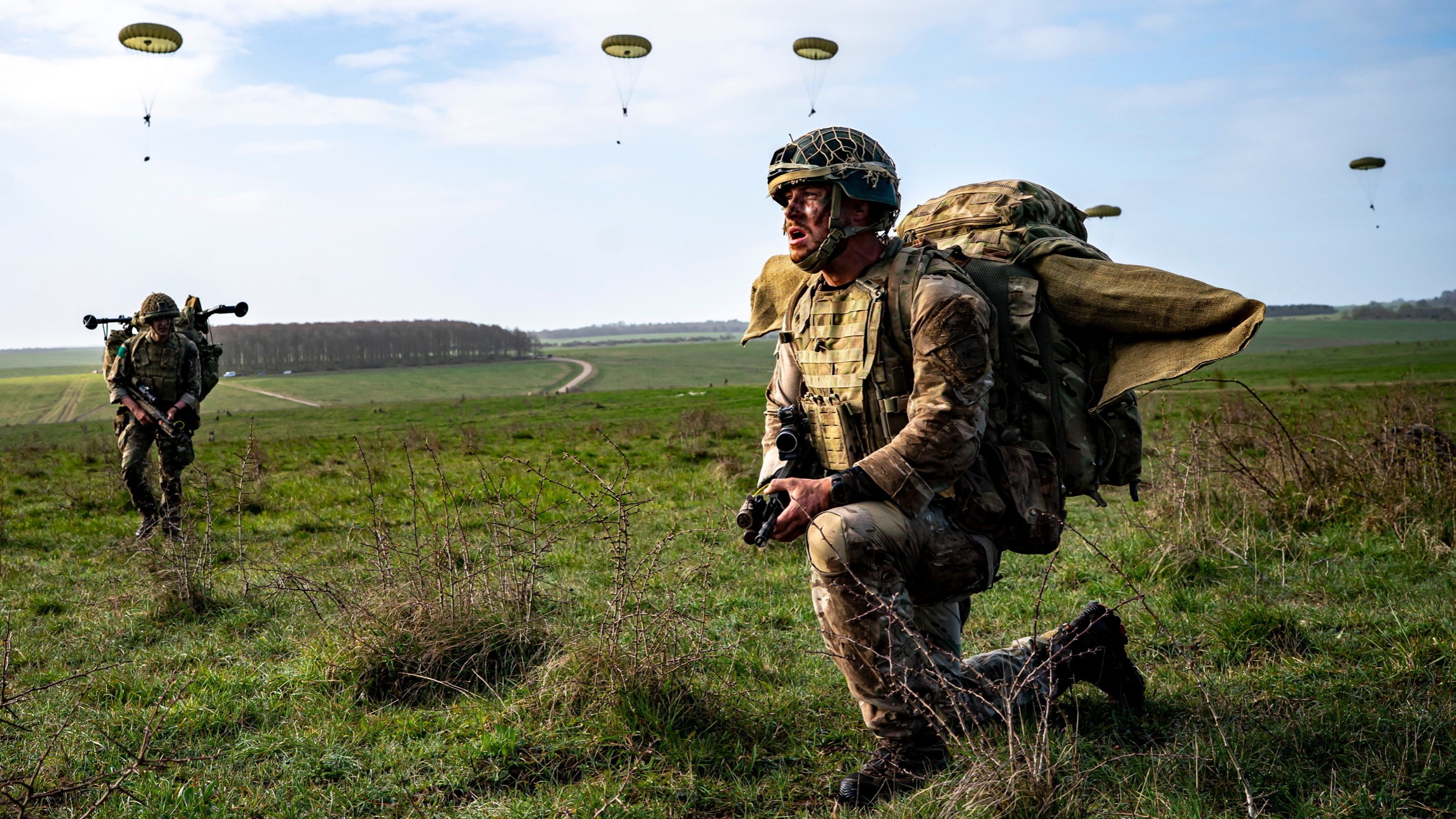 d1e00ek4ebabms.cloudfront.net image