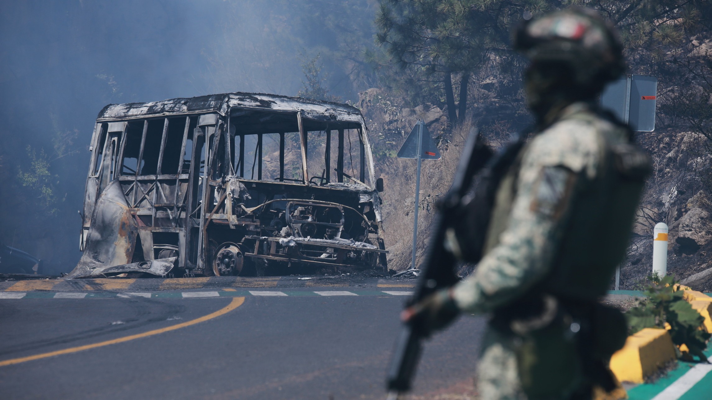 d1e00ek4ebabms.cloudfront.net image