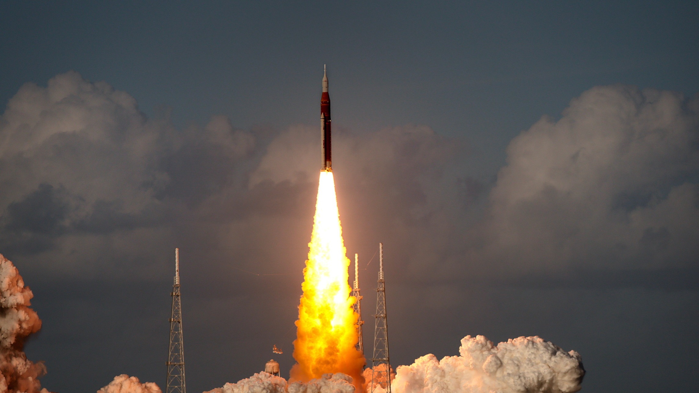 d1e00ek4ebabms.cloudfront.net image