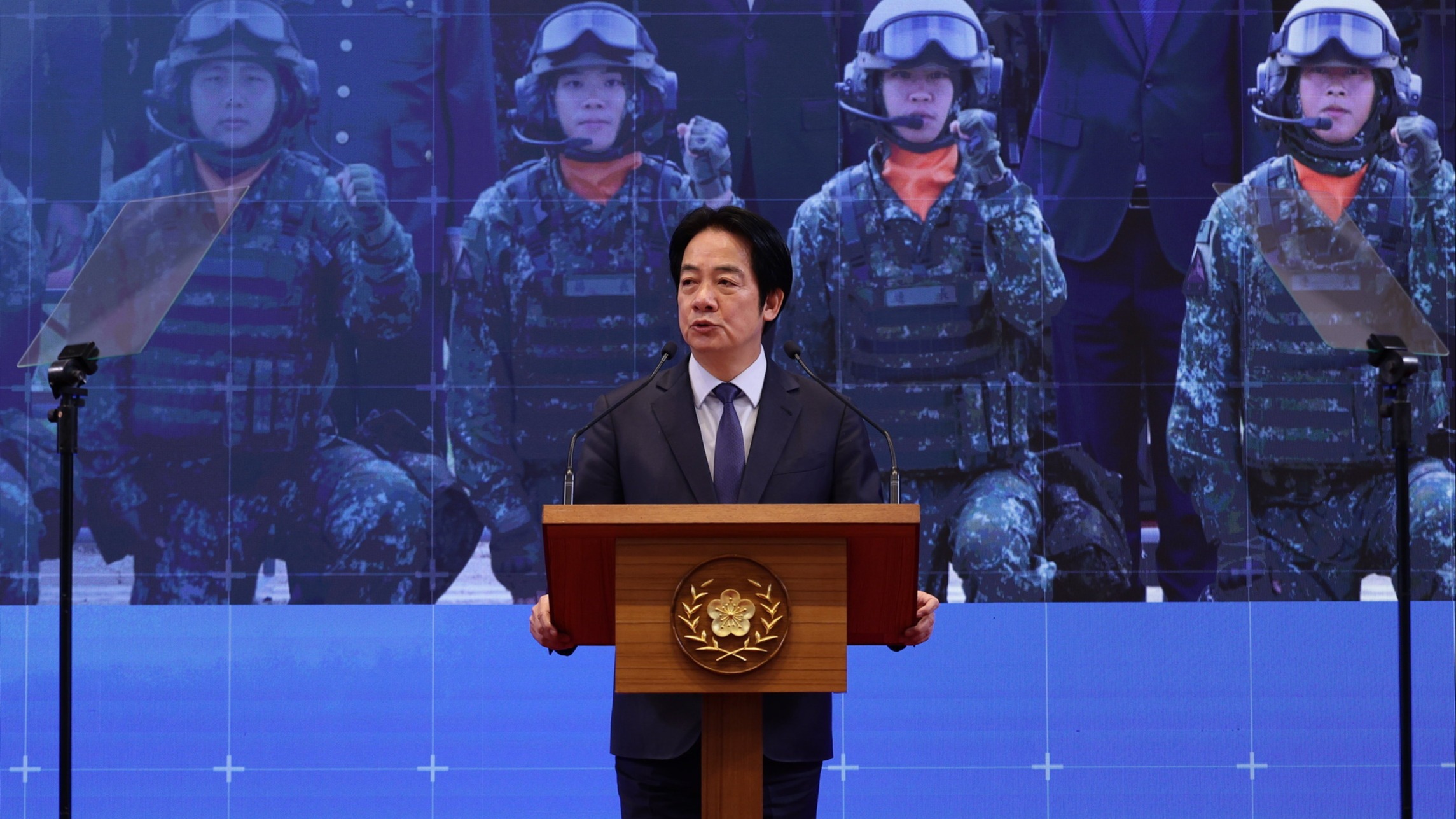 d1e00ek4ebabms.cloudfront.net image