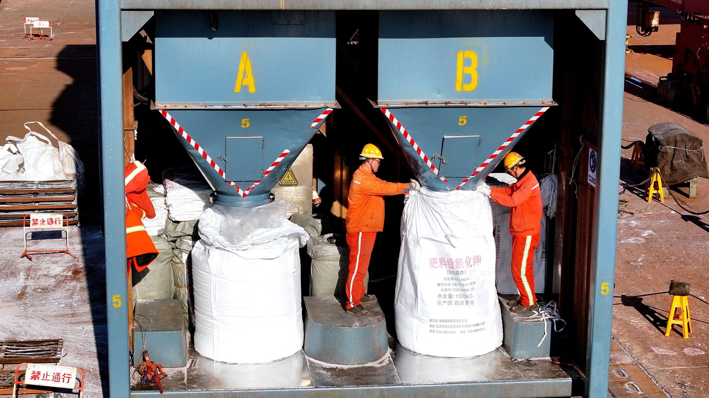 d1e00ek4ebabms.cloudfront.net image