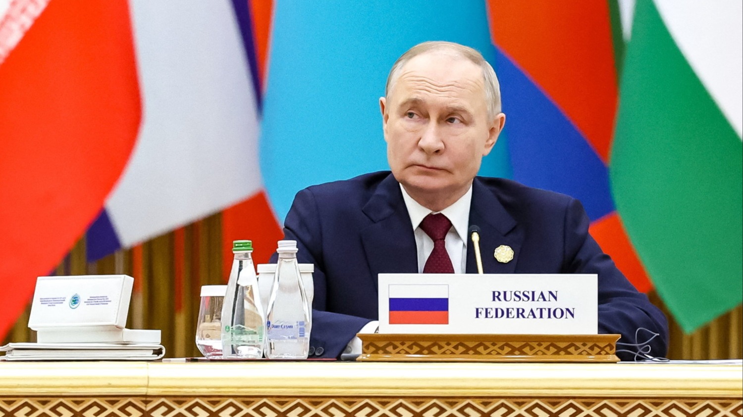 d1e00ek4ebabms.cloudfront.net image