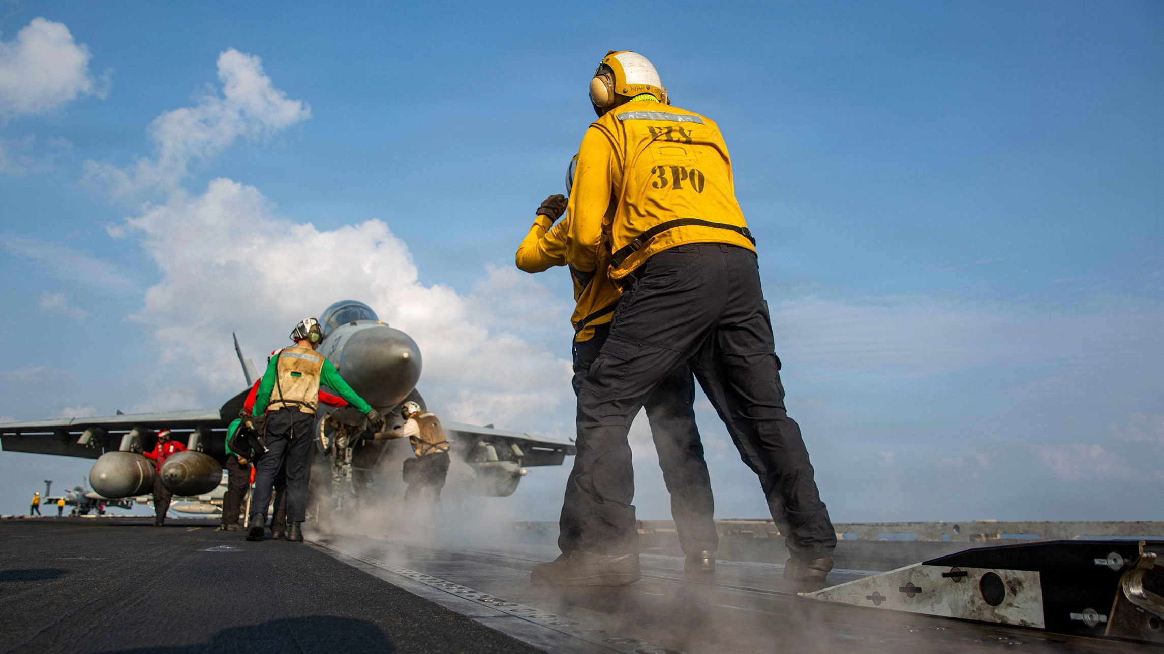 d1e00ek4ebabms.cloudfront.net image