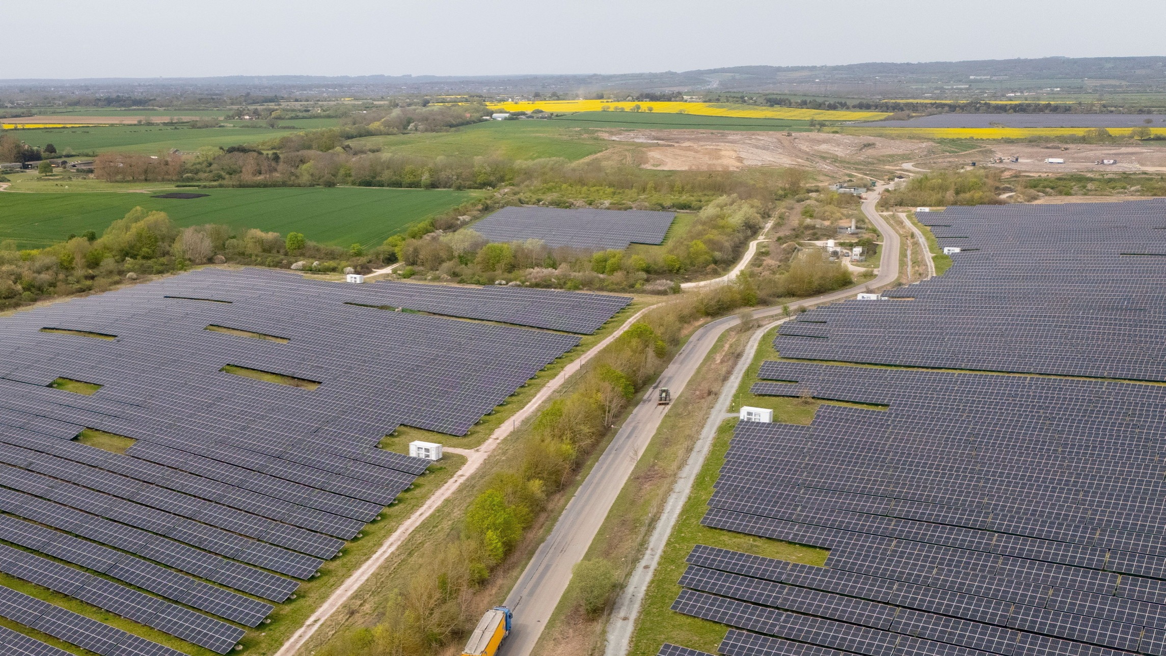 d1e00ek4ebabms.cloudfront.net image