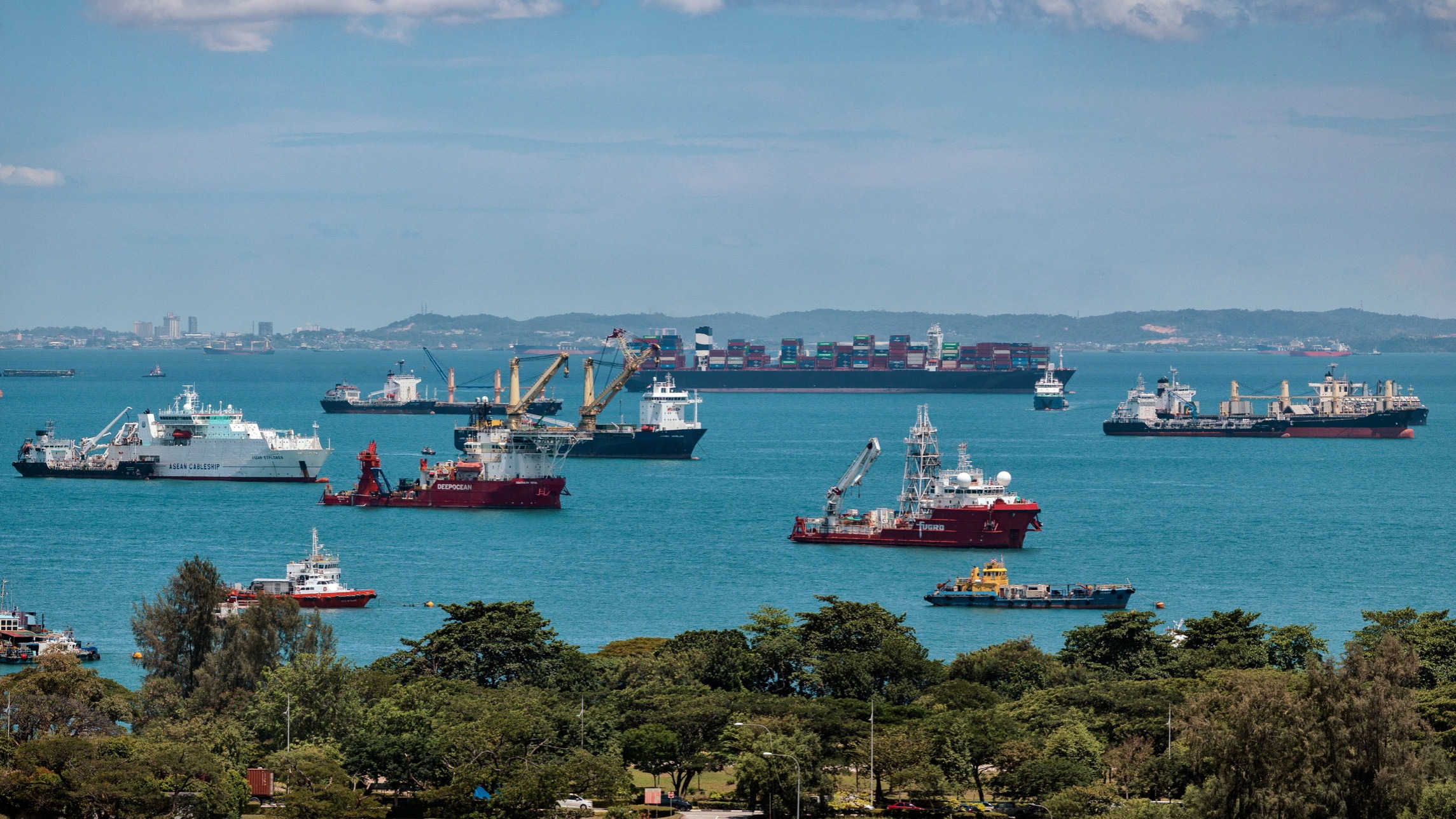 d1e00ek4ebabms.cloudfront.net image