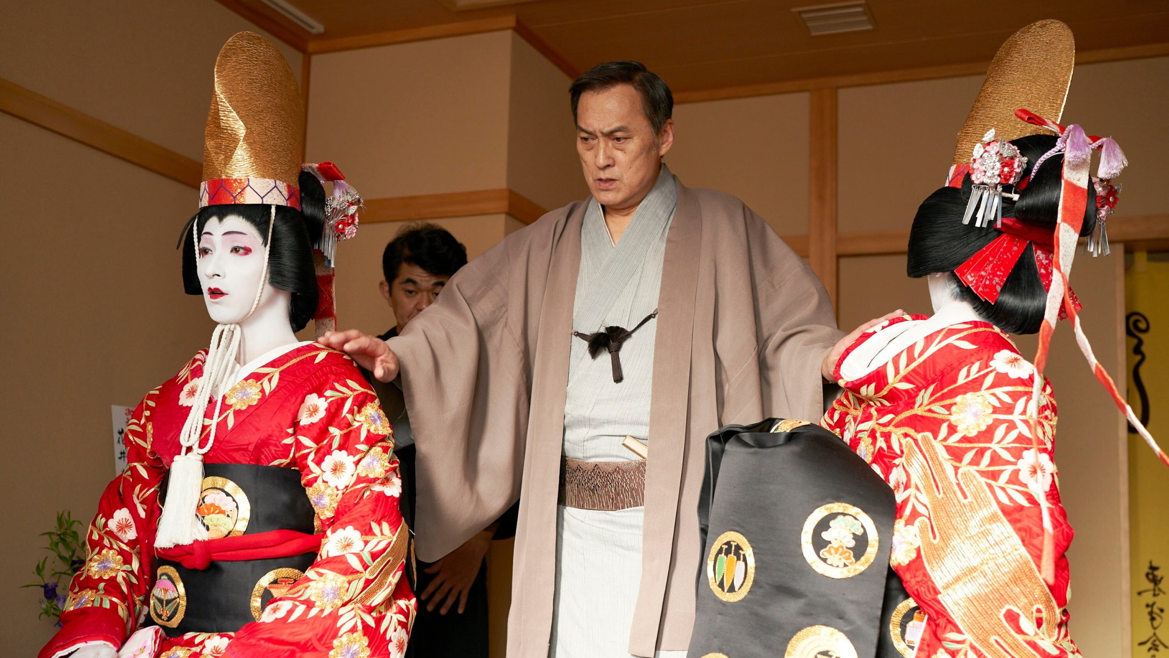 d1e00ek4ebabms.cloudfront.net image