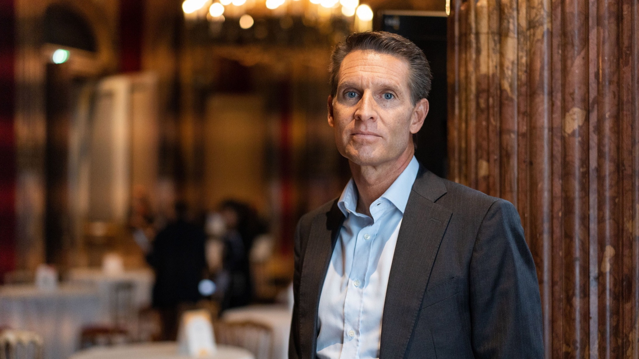 d1e00ek4ebabms.cloudfront.net image