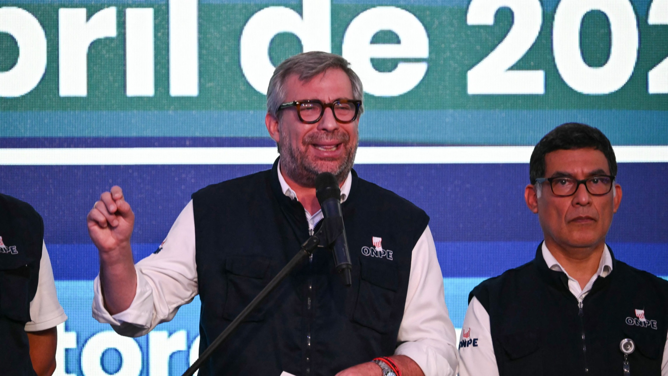 d1e00ek4ebabms.cloudfront.net image