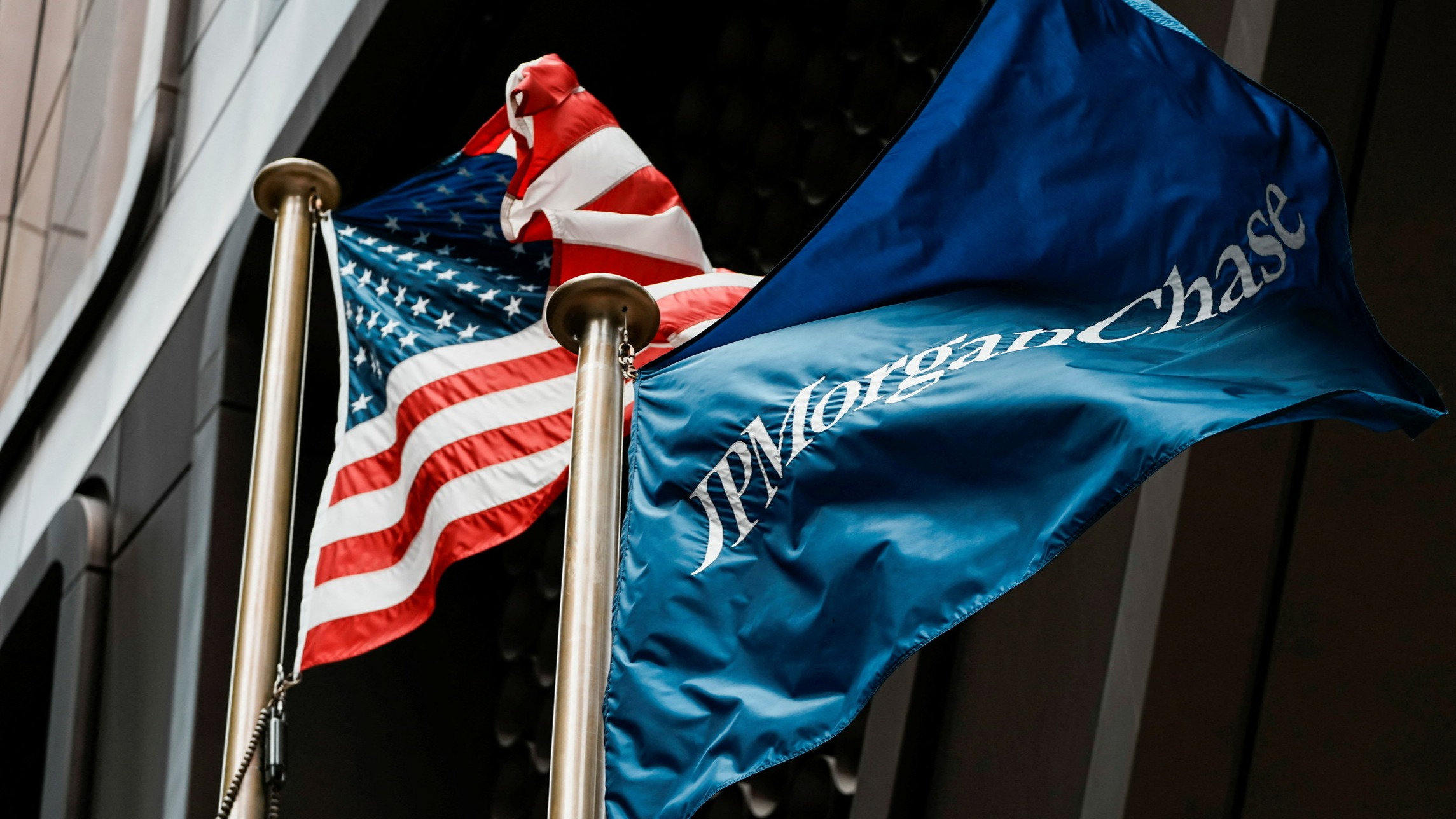 d1e00ek4ebabms.cloudfront.net image