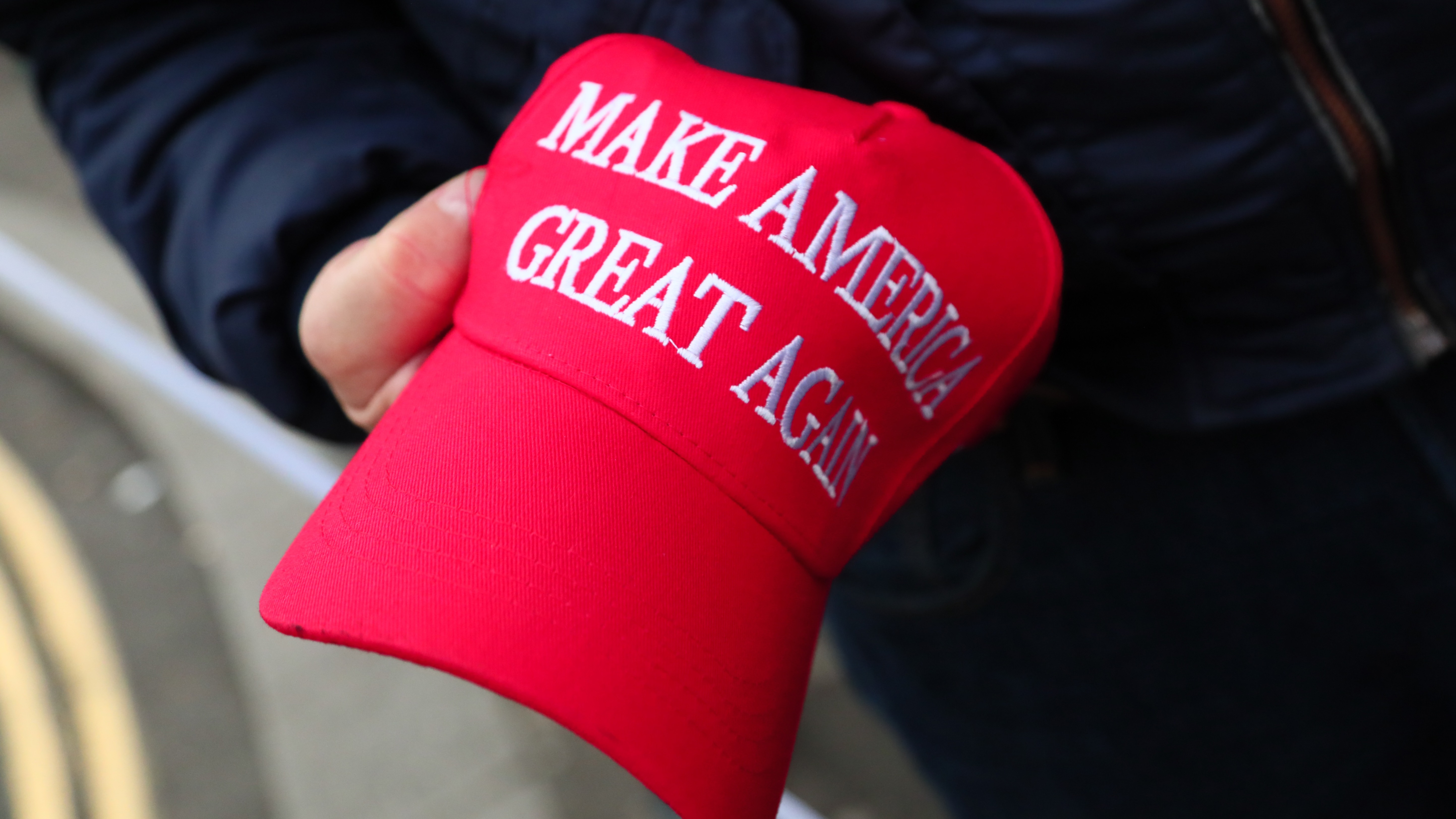 d1e00ek4ebabms.cloudfront.net image