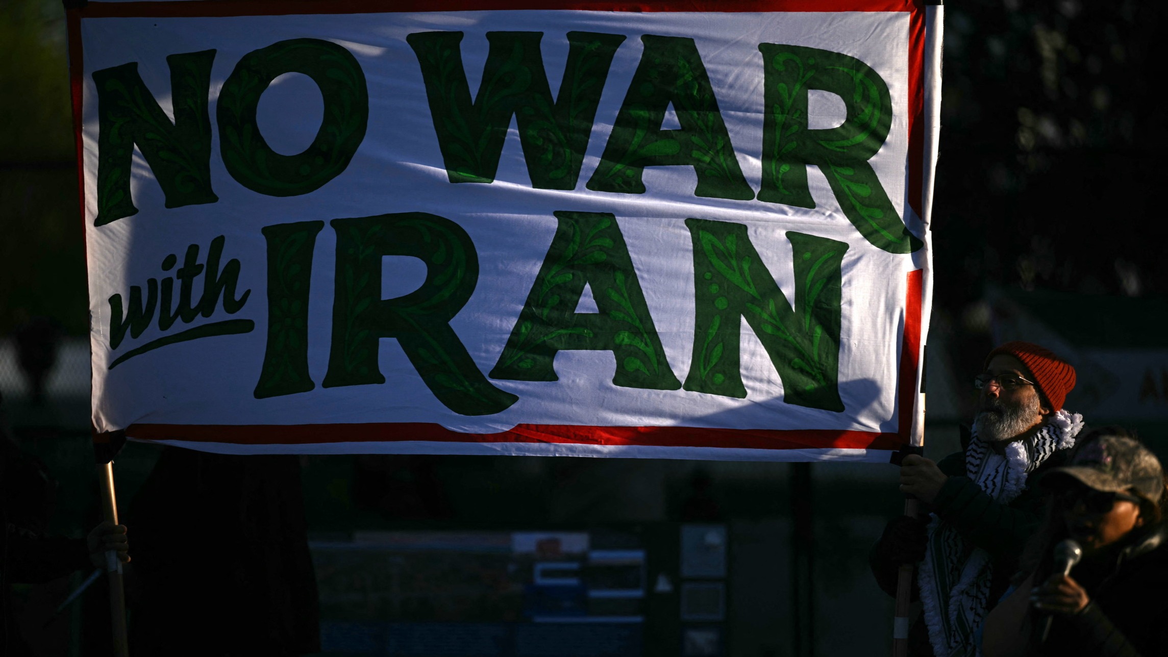 d1e00ek4ebabms.cloudfront.net image