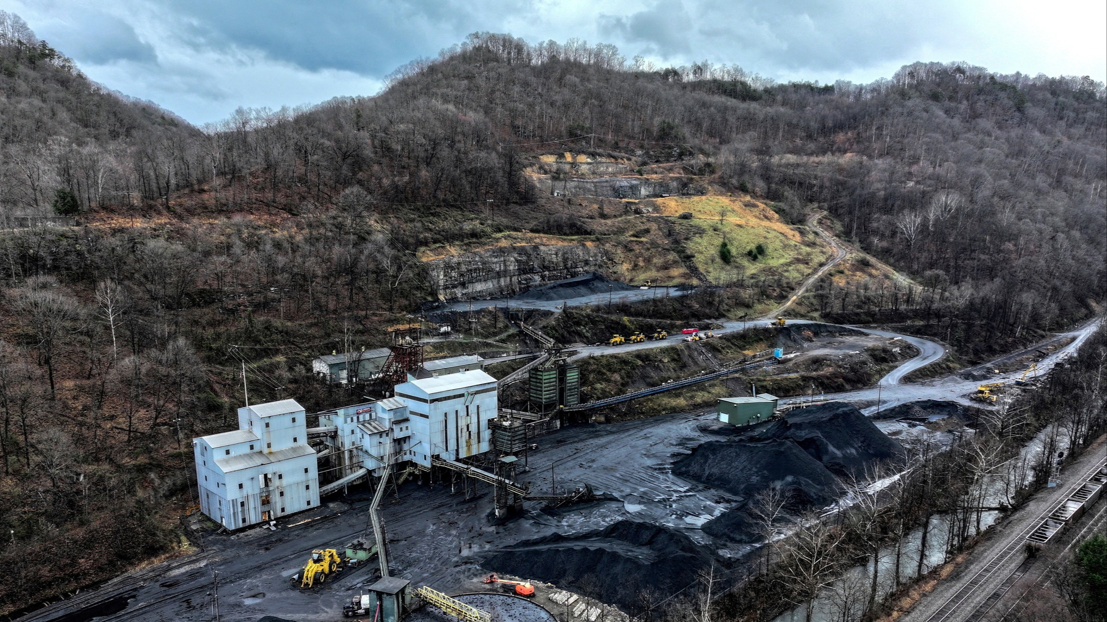 d1e00ek4ebabms.cloudfront.net image