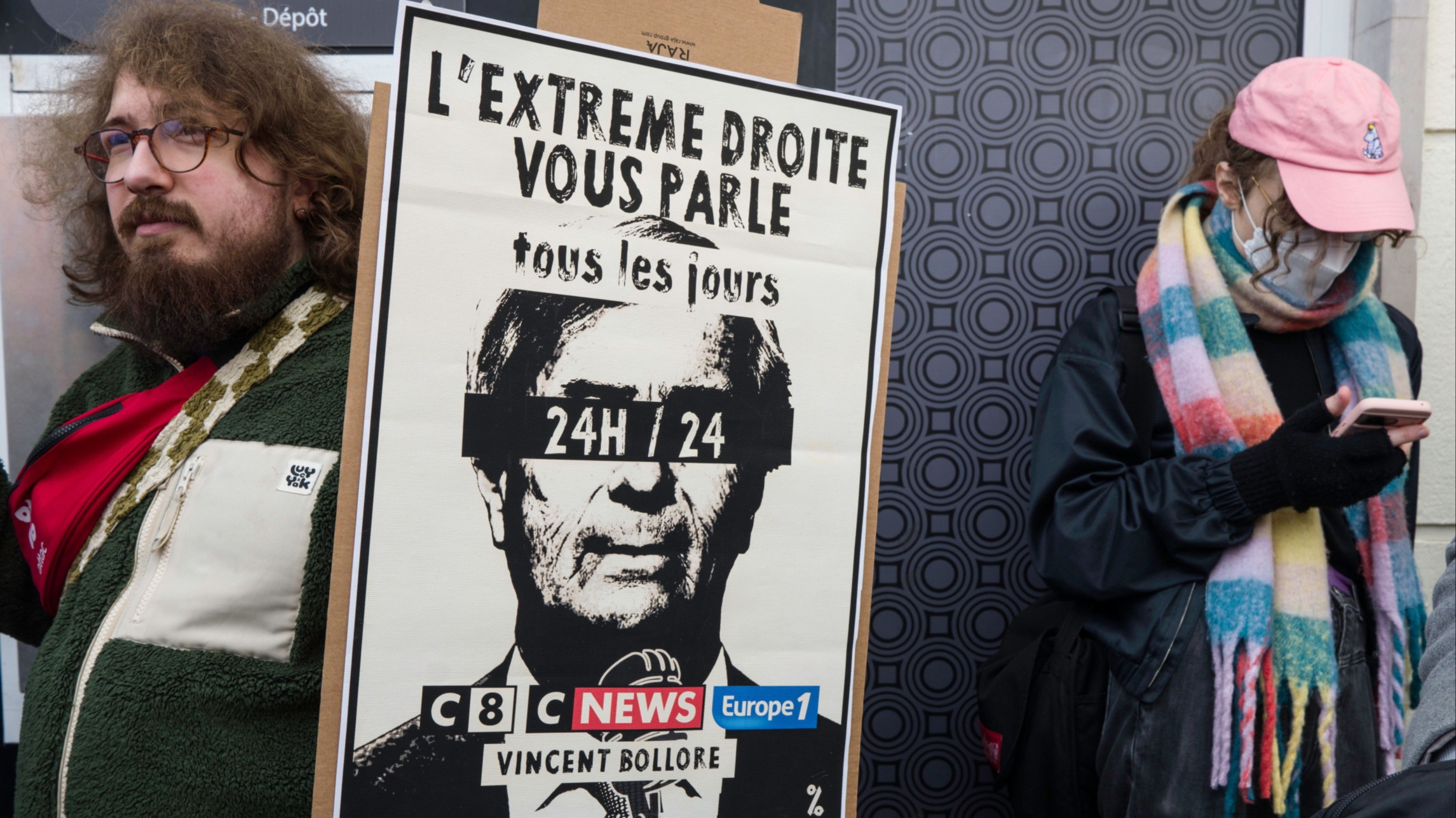 d1e00ek4ebabms.cloudfront.net image