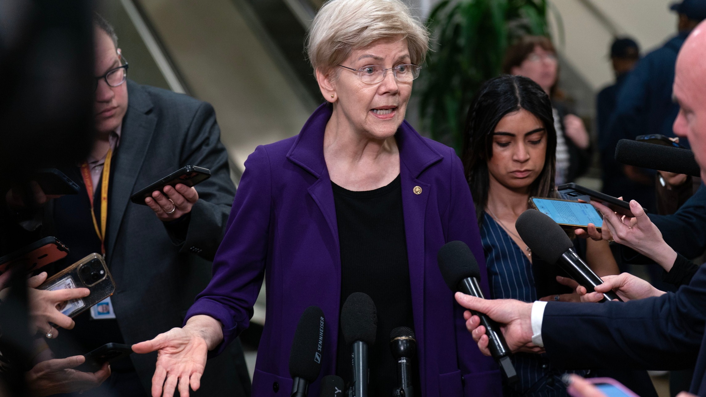 d1e00ek4ebabms.cloudfront.net image