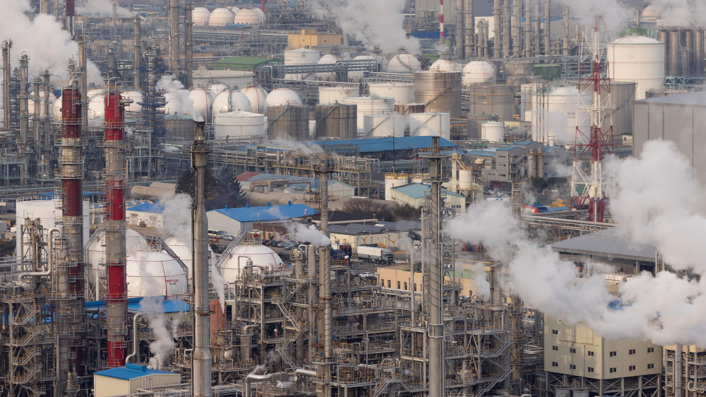 ft.com - Harry Dempsey - Gulf oil shock deepens crisis for Asia's petrochemicals industry