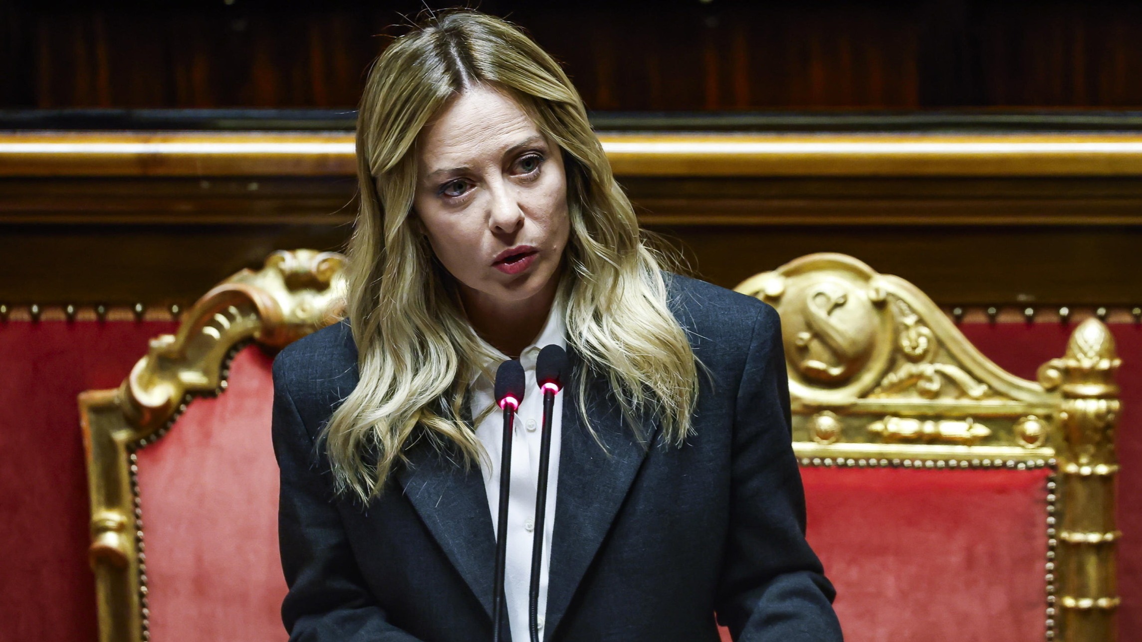 d1e00ek4ebabms.cloudfront.net image