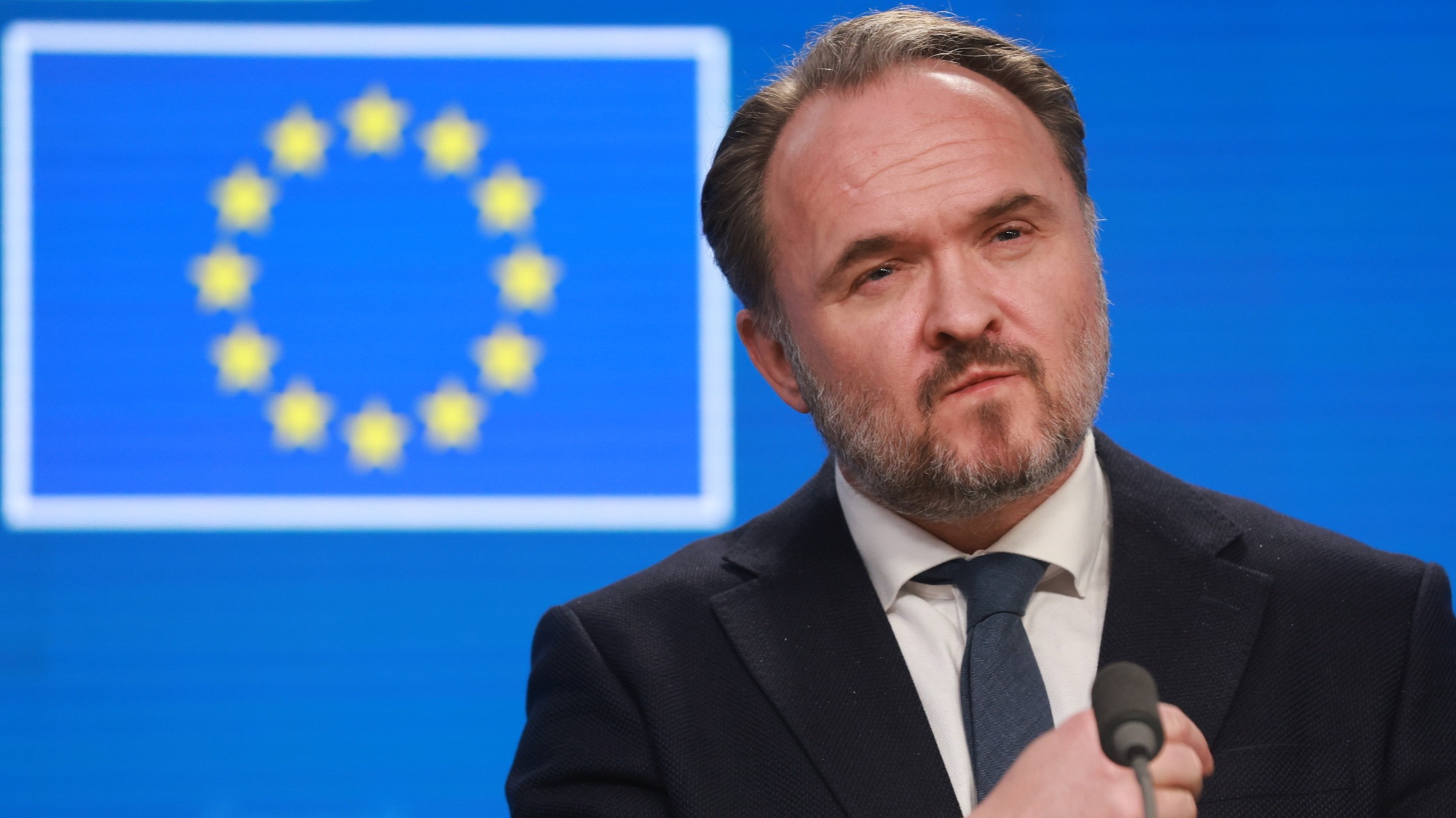 d1e00ek4ebabms.cloudfront.net image