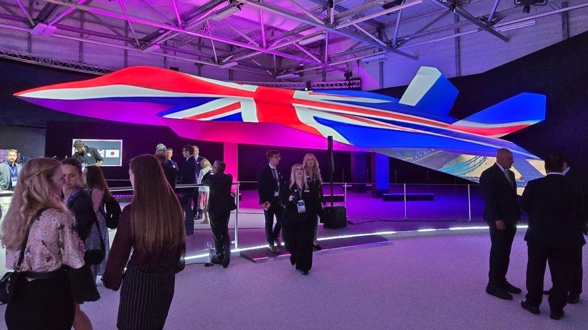 d1e00ek4ebabms.cloudfront.net image