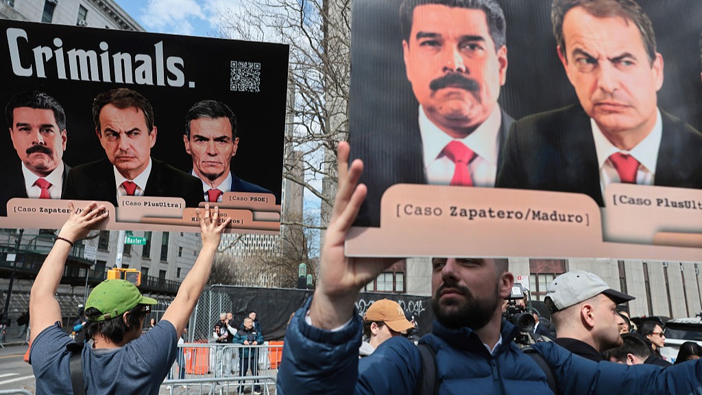 d1e00ek4ebabms.cloudfront.net image