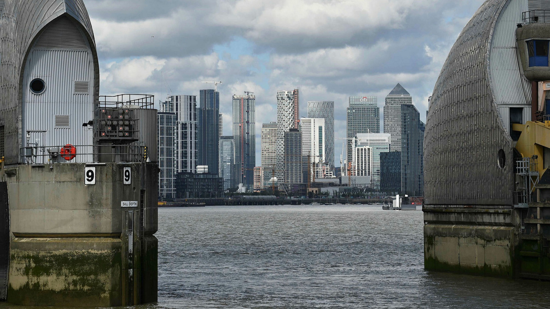 London S Canary Wharf Prepares For Return Of Workers Financial Times