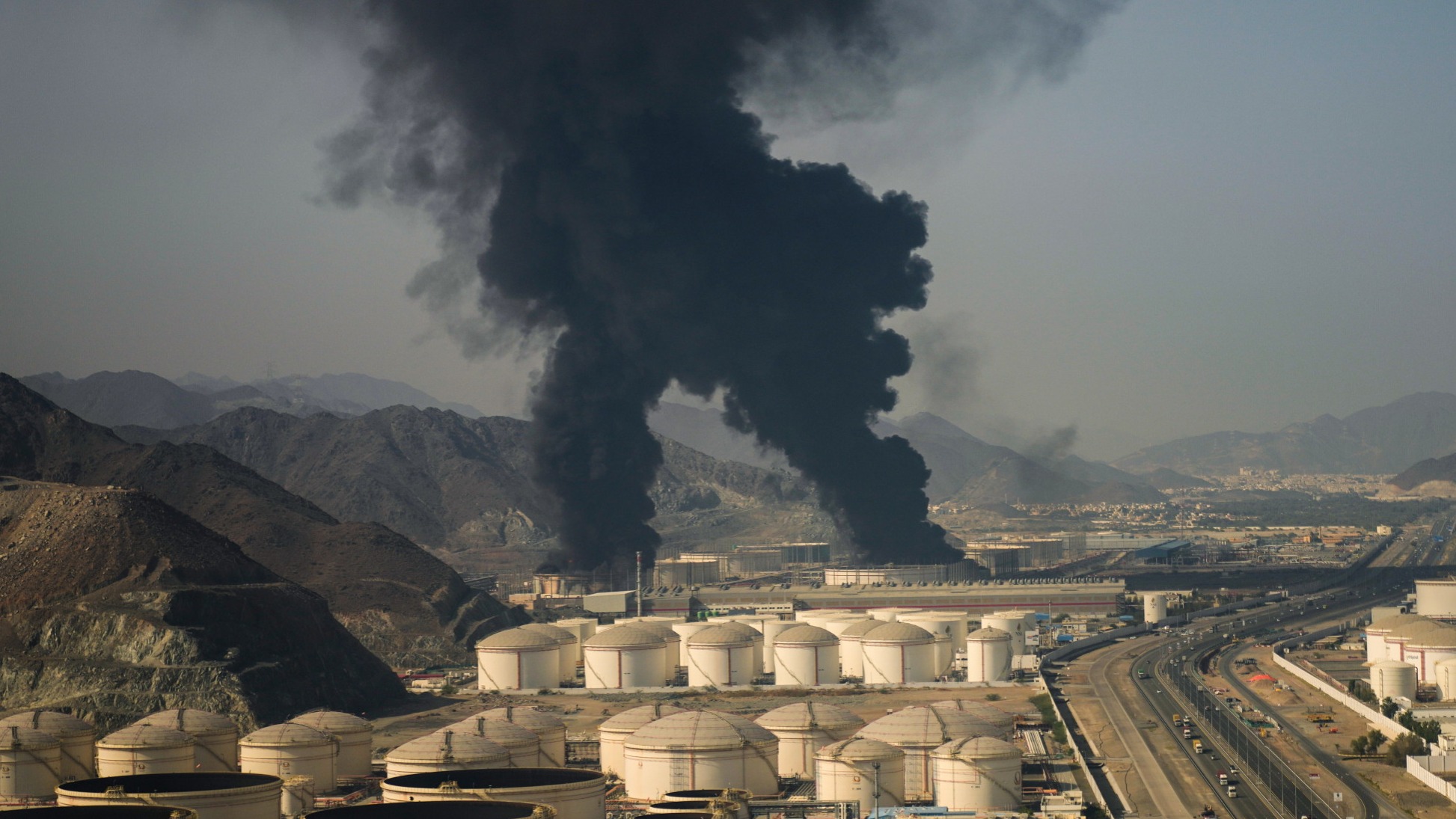 d1e00ek4ebabms.cloudfront.net image