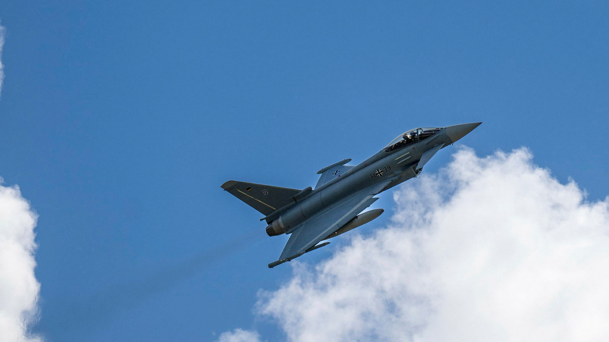 f 35 vs eurofighter typhoon