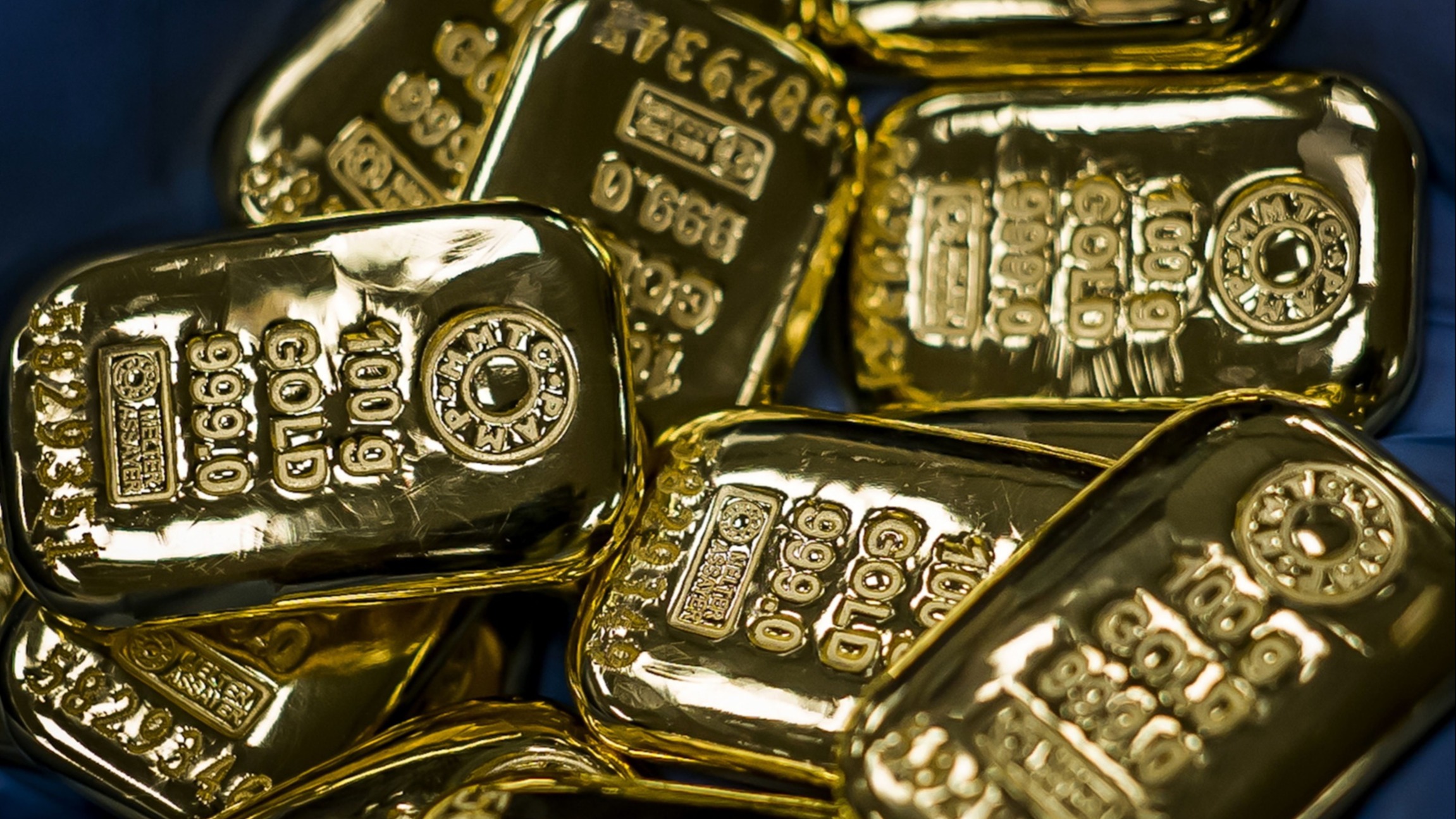 Gold Buyers Binge On Biggest Volumes For 55 Years | Financial Times