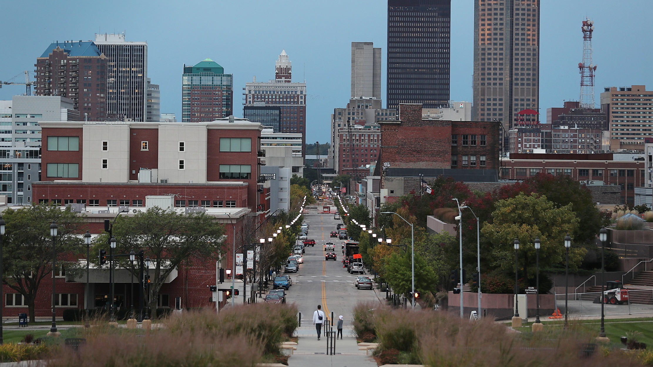 d1e00ek4ebabms.cloudfront.net image