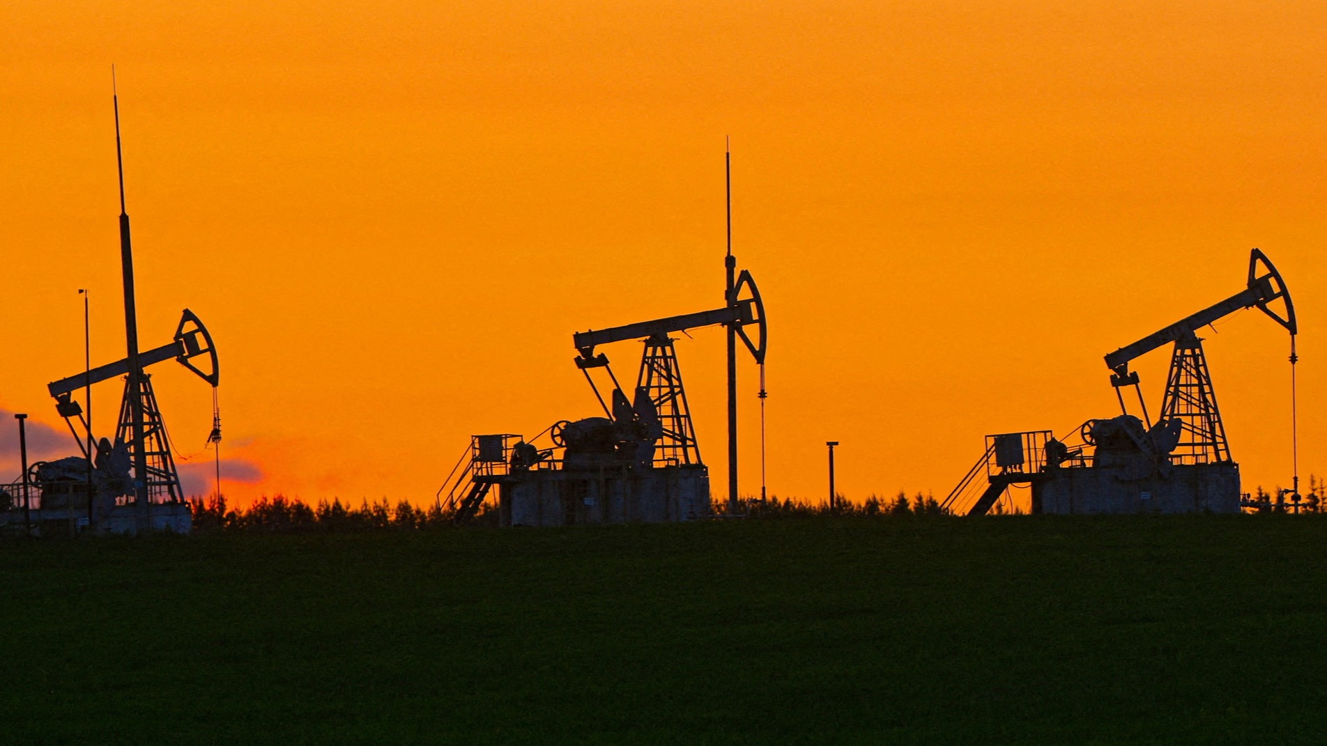 d1e00ek4ebabms.cloudfront.net image