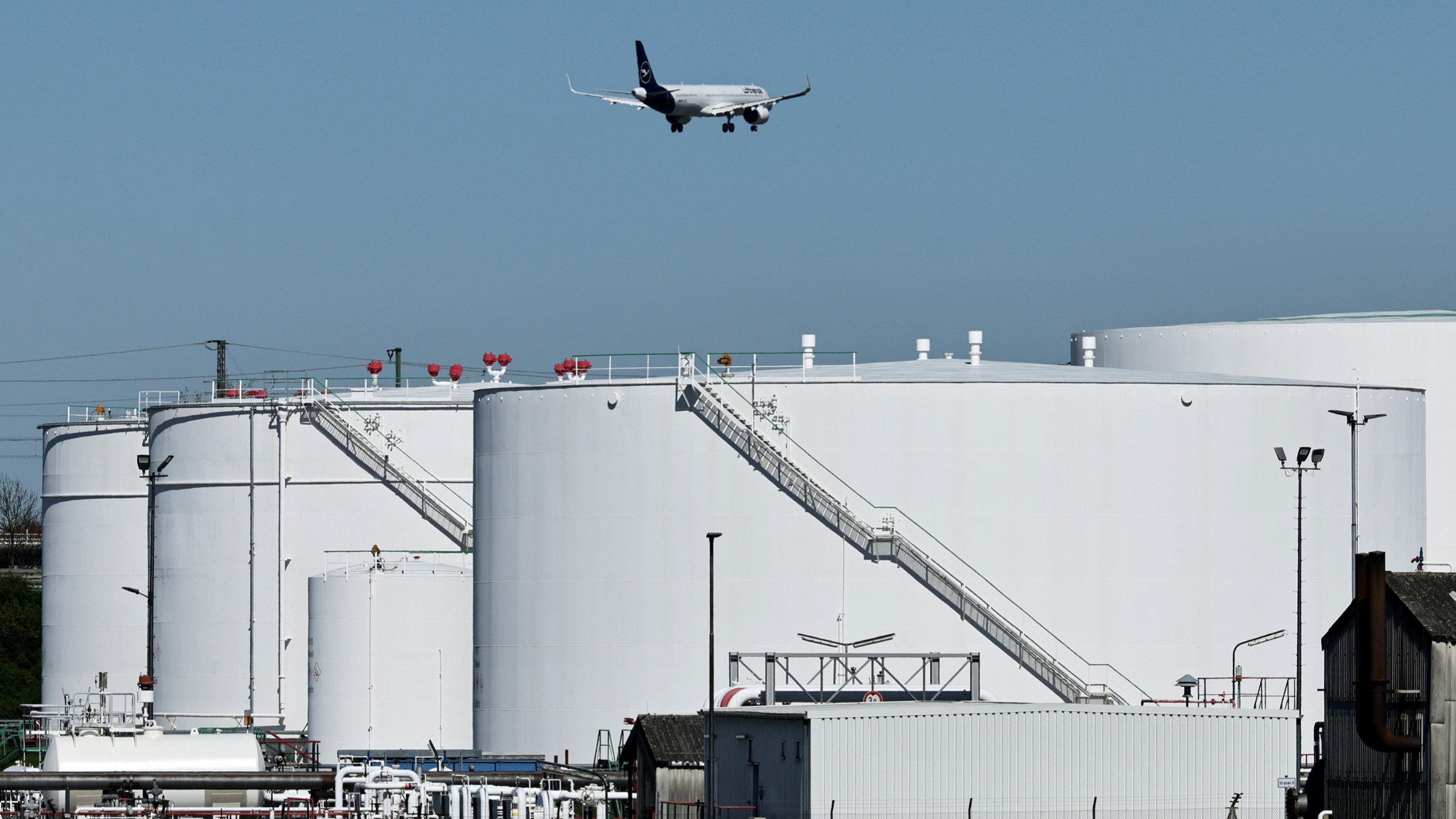 d1e00ek4ebabms.cloudfront.net image