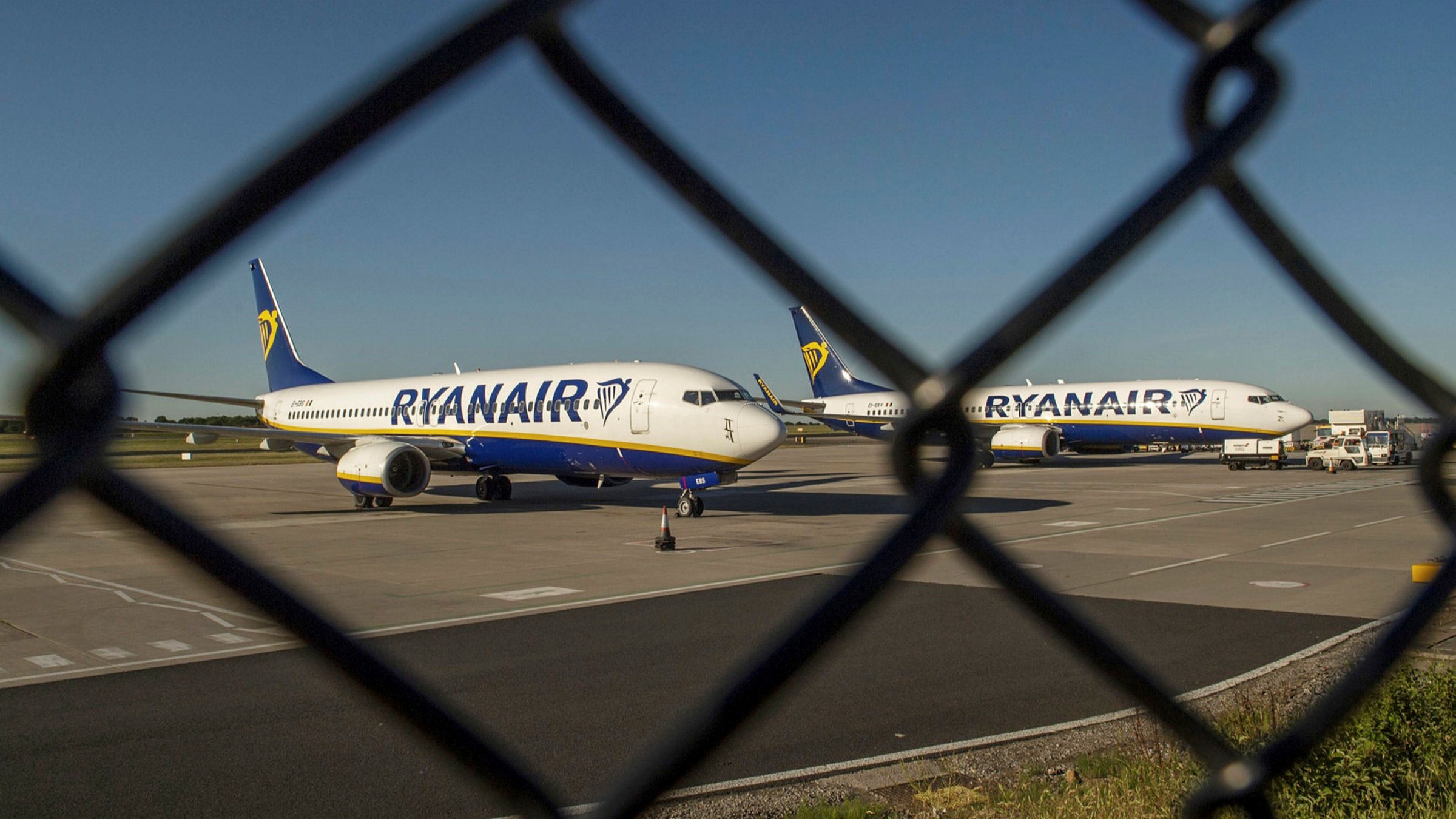 should i buy ryanair shares now