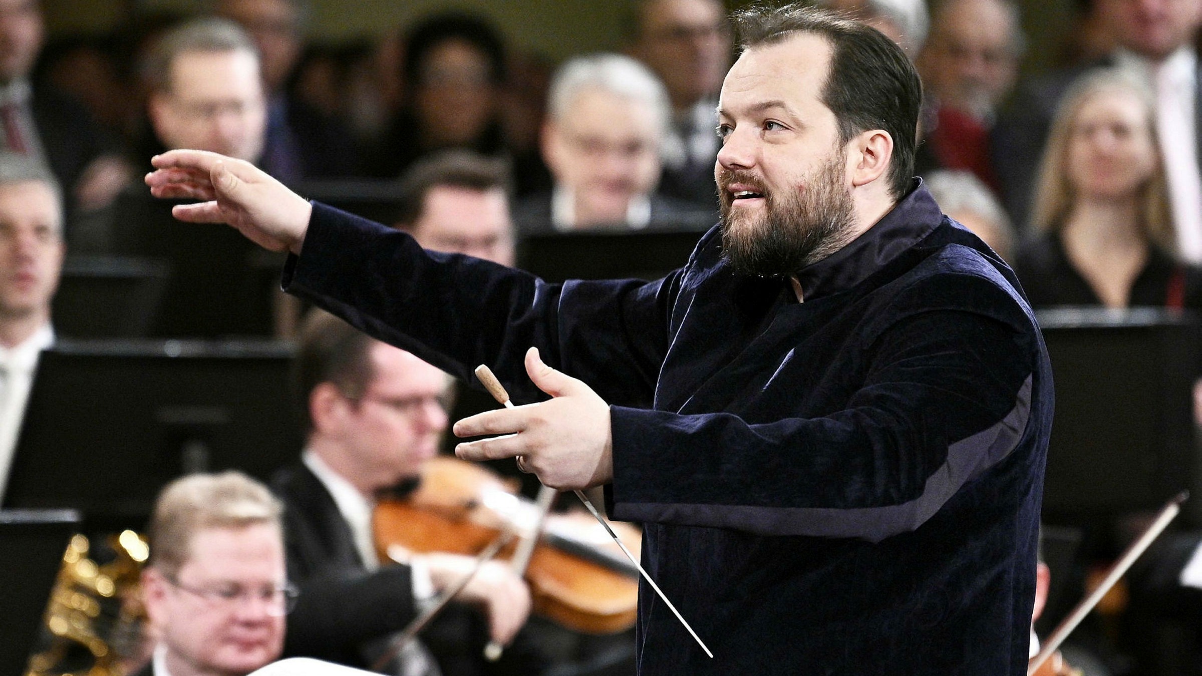 Shostakovich S Symphonies 1 14 And 15 Receive A High Quality Recording Financial Times