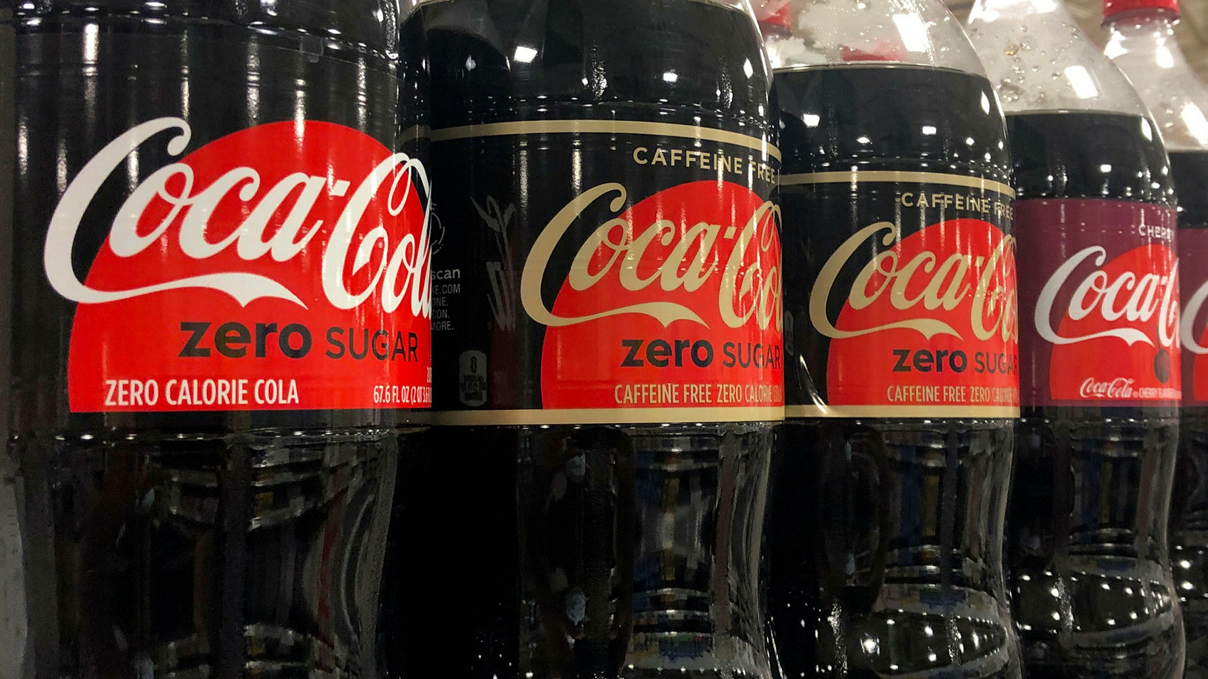 9 Uncommon Uses for Coca-Cola Coke – Which of Them Actually Work?