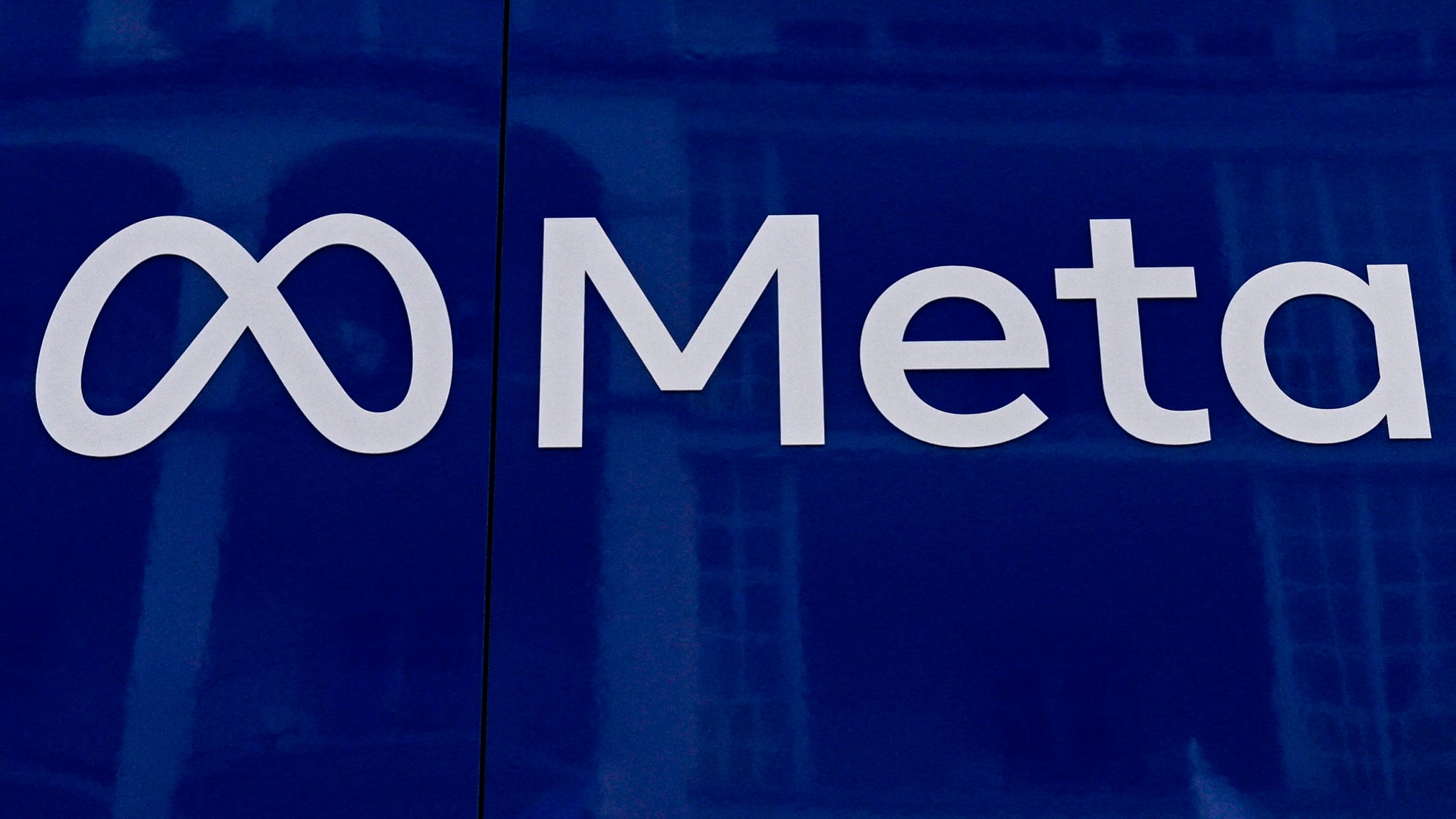 d1e00ek4ebabms.cloudfront.net image