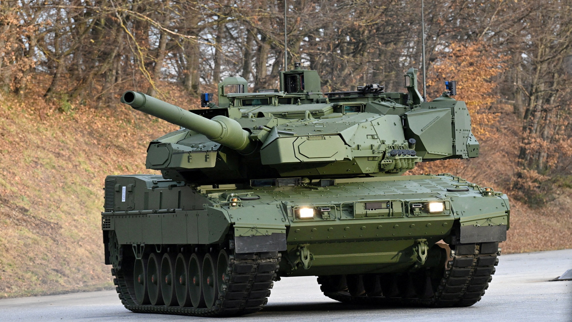Tank maker KNDS pushes Berlin to decide on taking stake before IPO