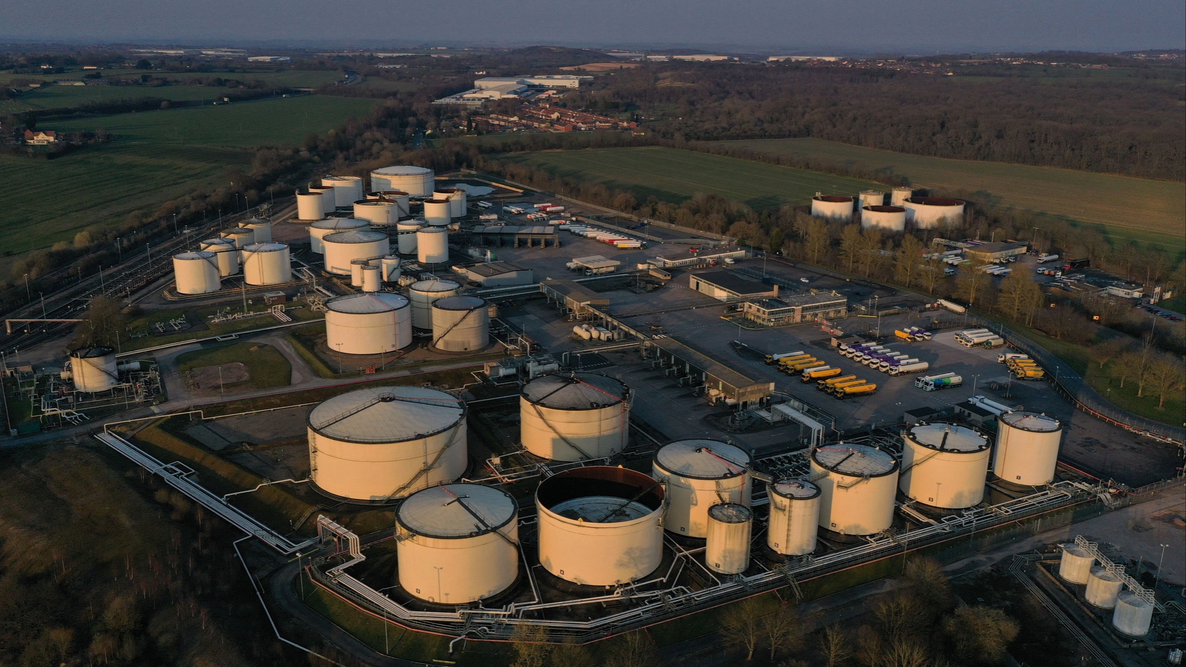 d1e00ek4ebabms.cloudfront.net image