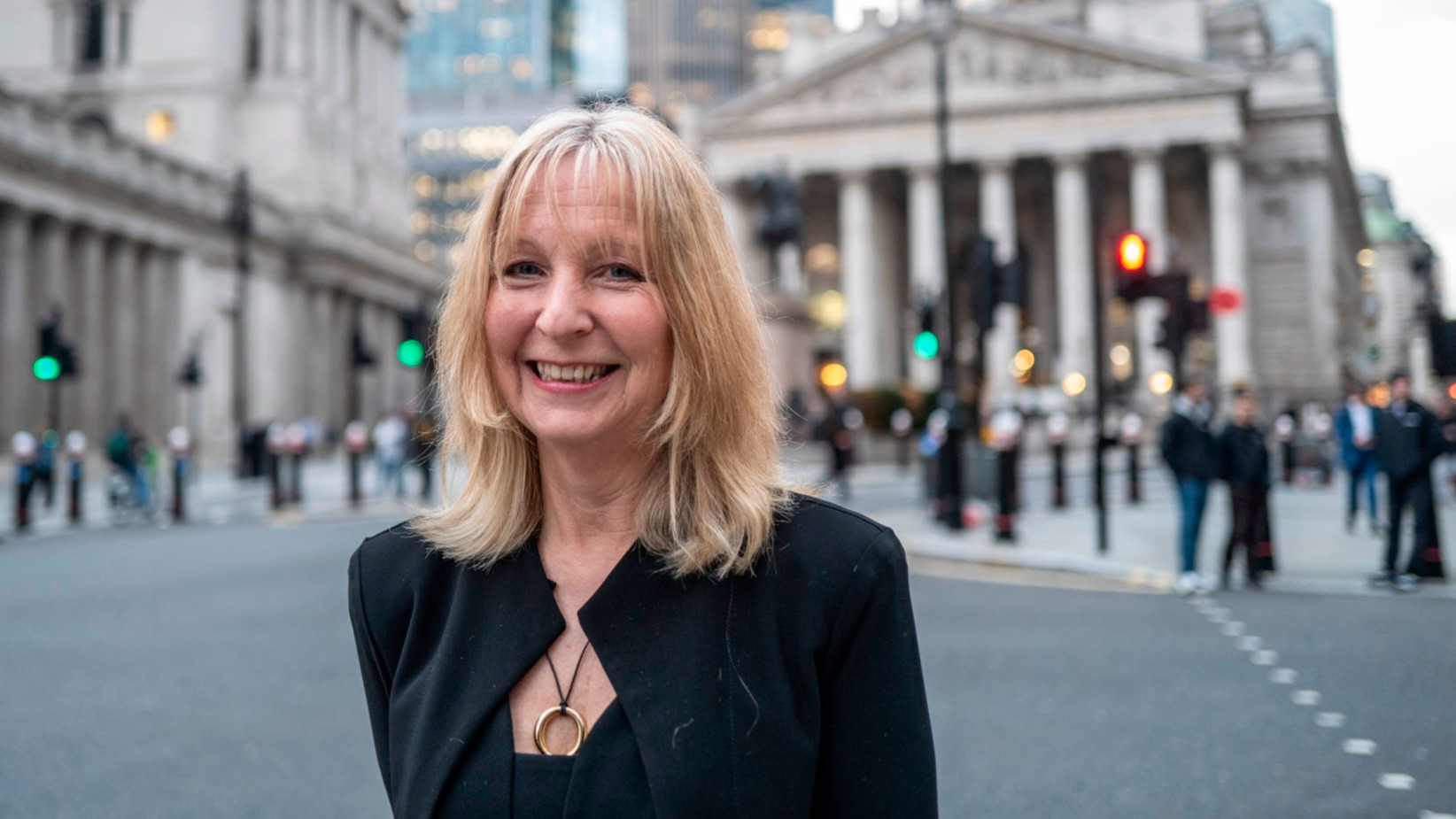 d1e00ek4ebabms.cloudfront.net image